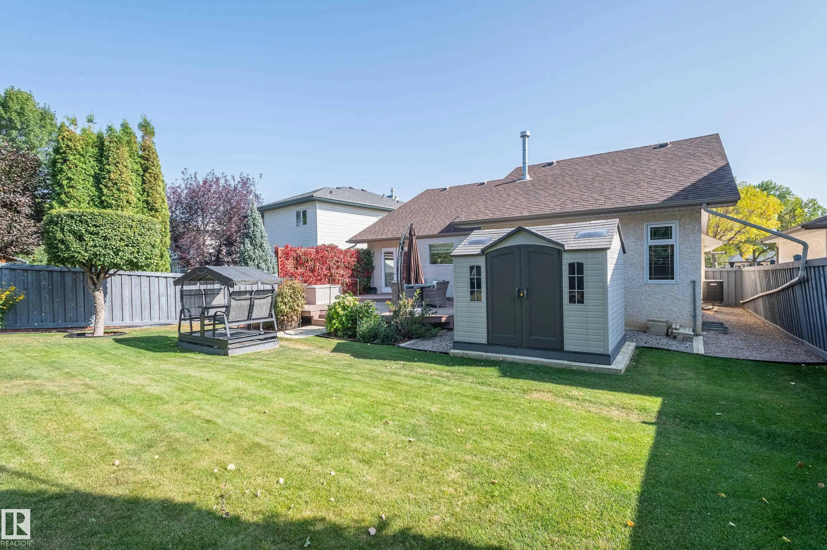 28 OAKDALE Place
