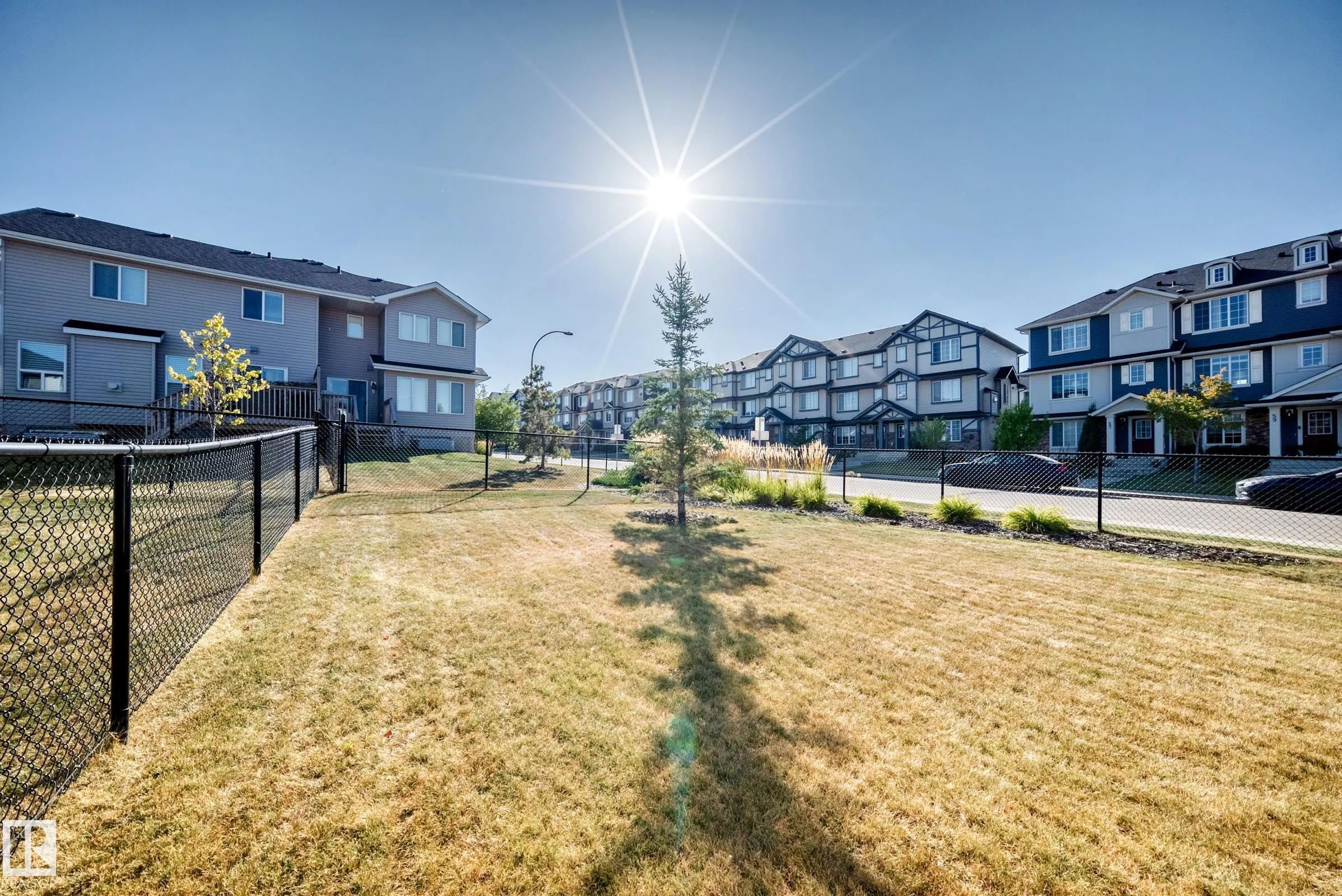 21 AUGUSTINE Crescent