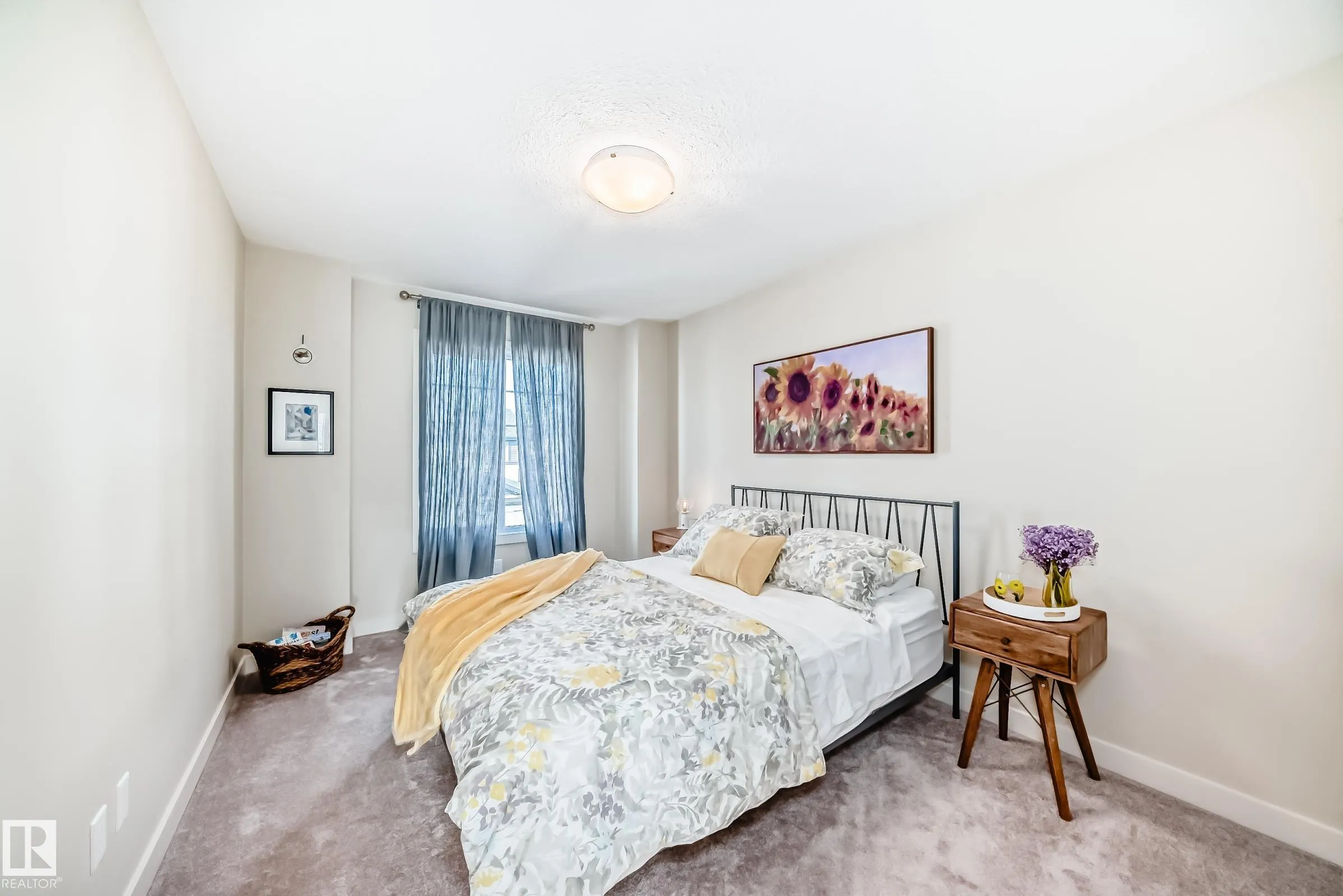 21 AUGUSTINE Crescent