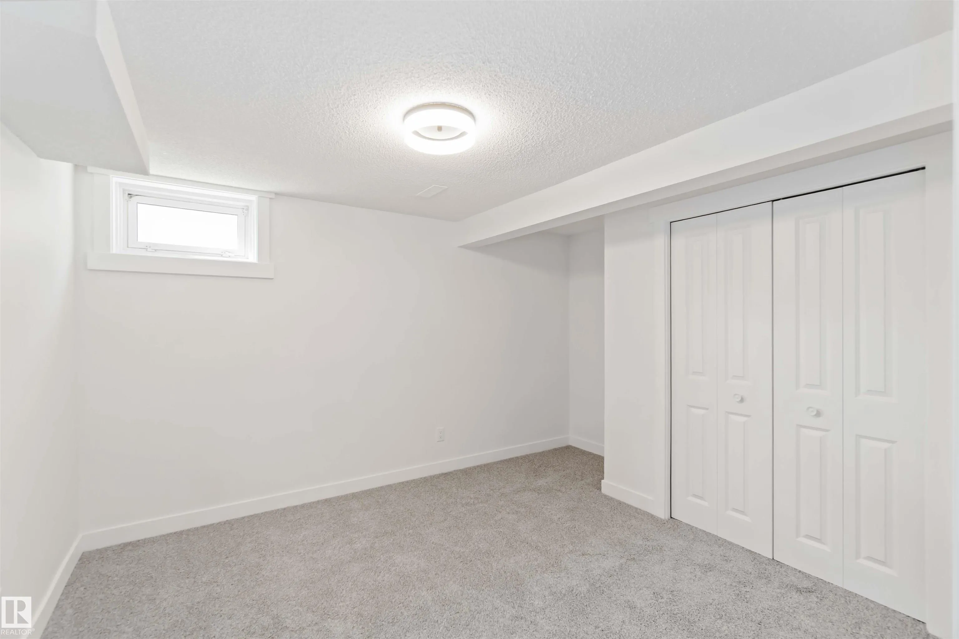 28 LINWOOD Crescent