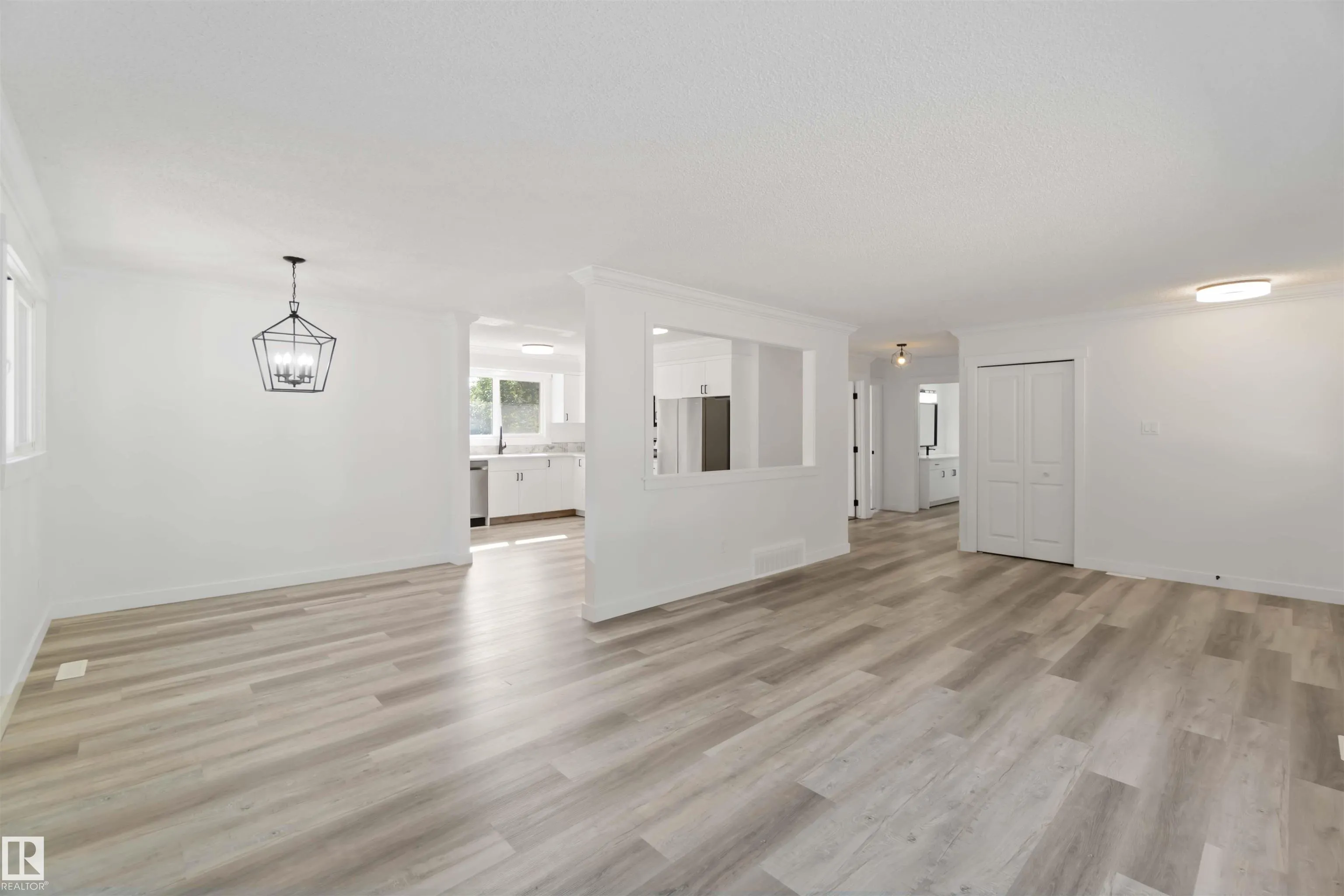 28 LINWOOD Crescent