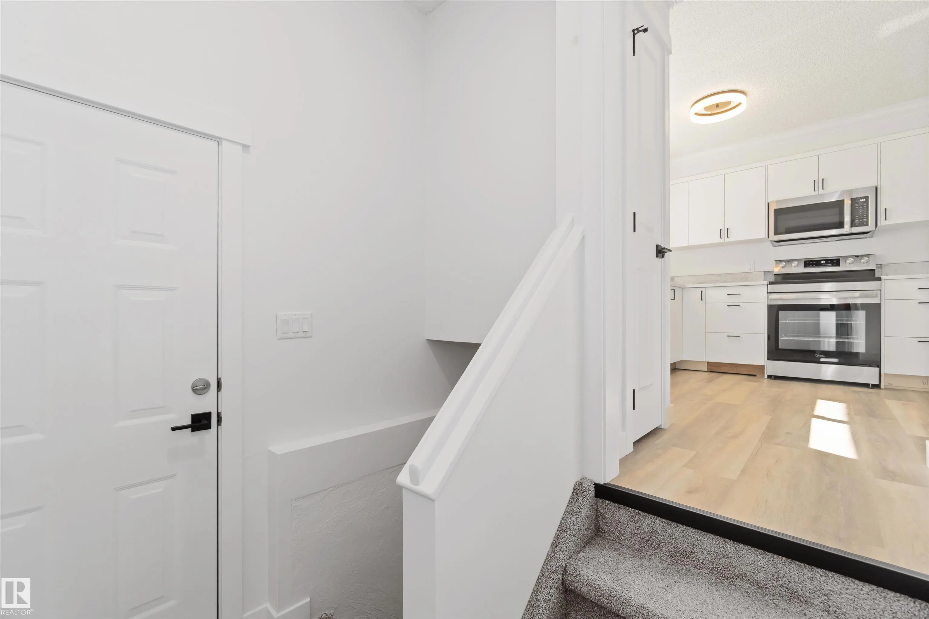 28 LINWOOD Crescent