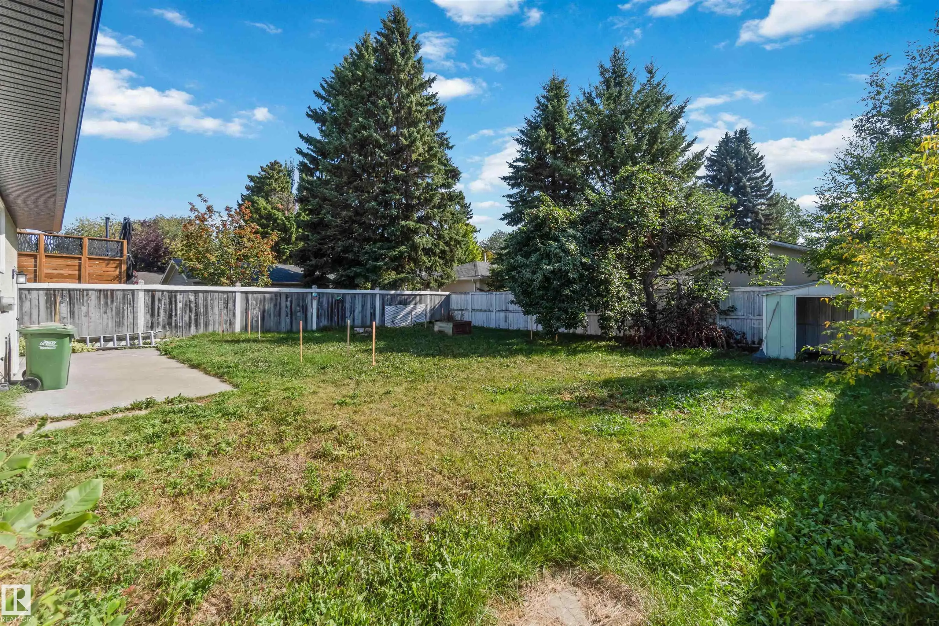 28 LINWOOD Crescent