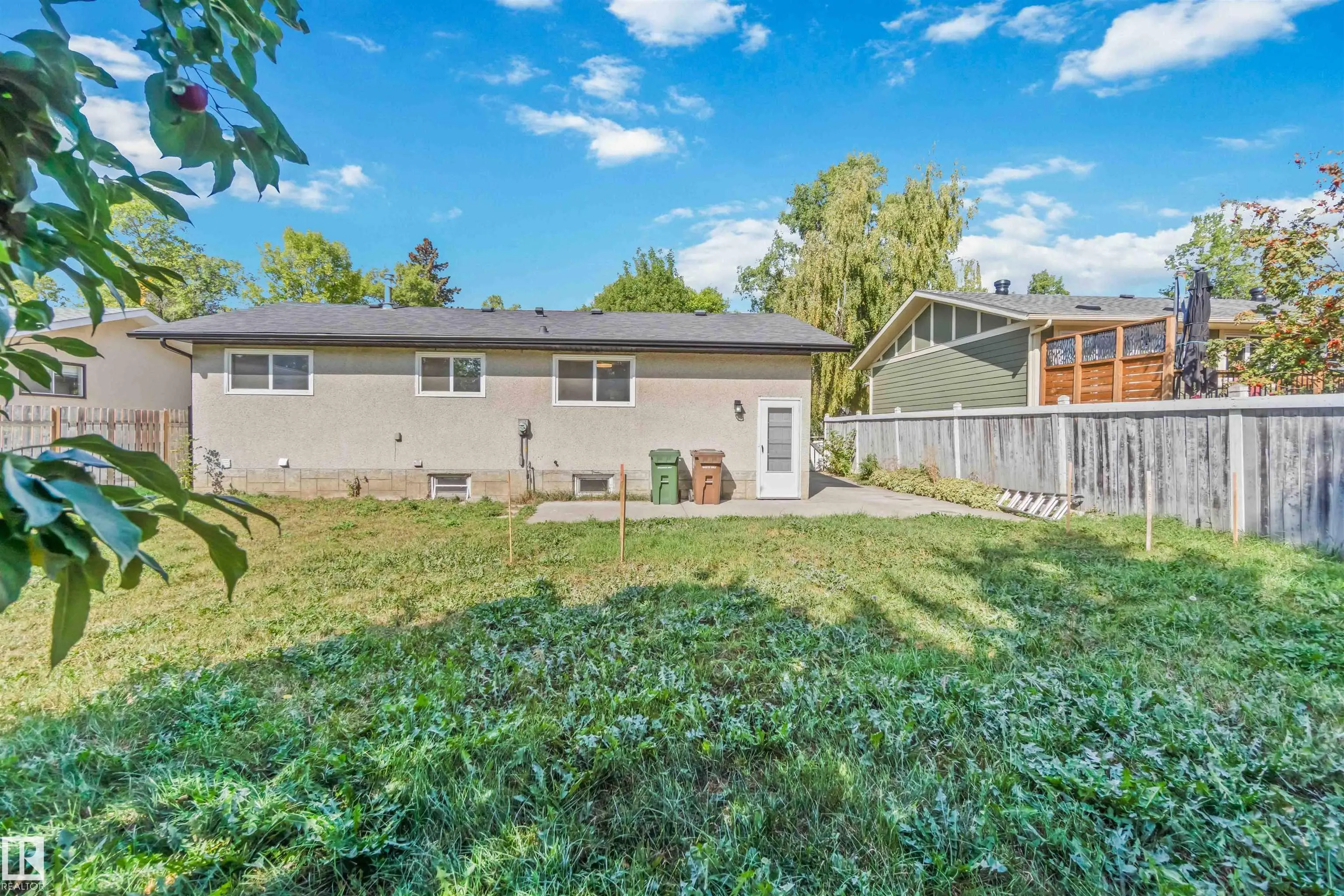 28 LINWOOD Crescent