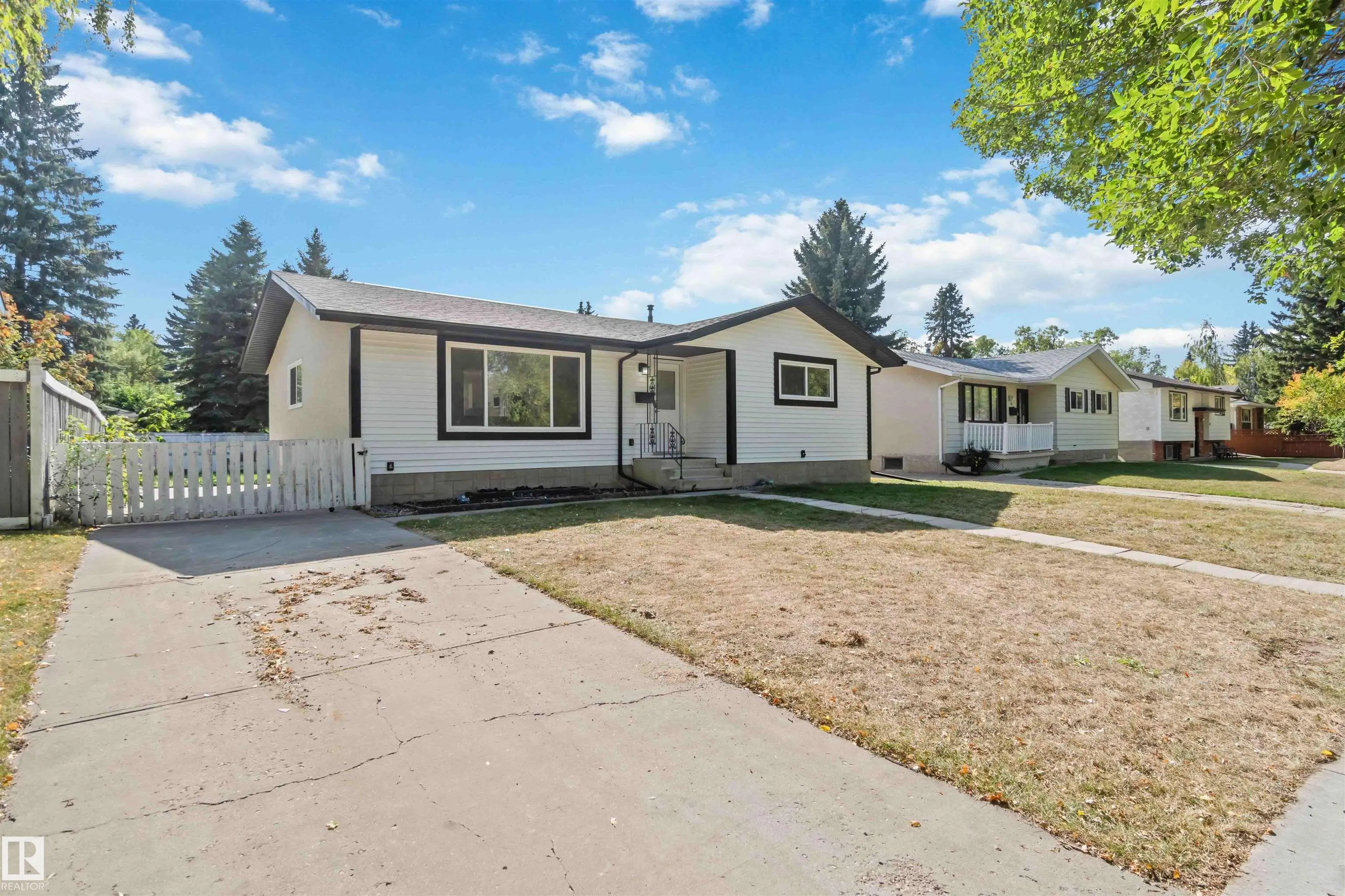 28 LINWOOD Crescent