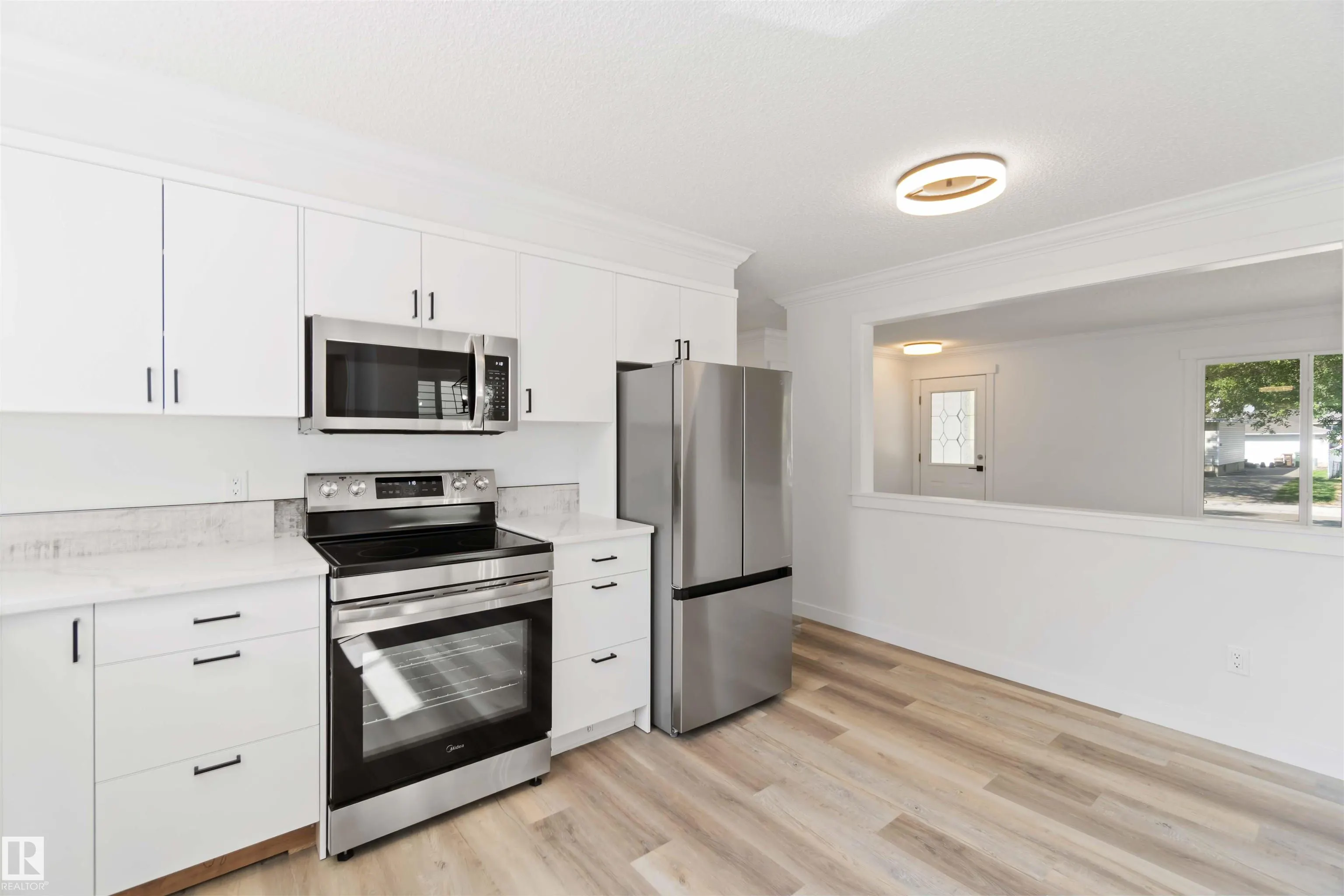 28 LINWOOD Crescent