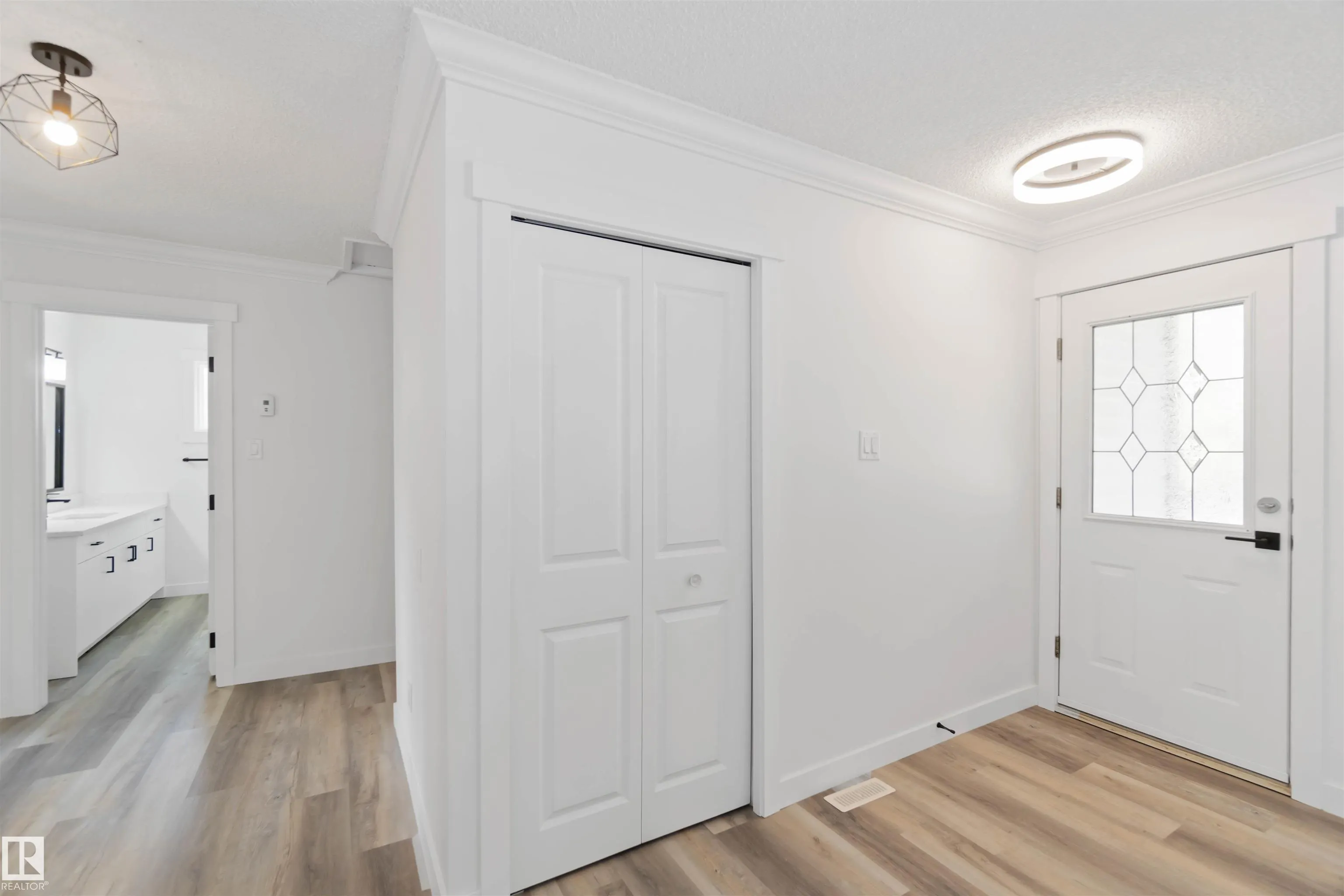 28 LINWOOD Crescent