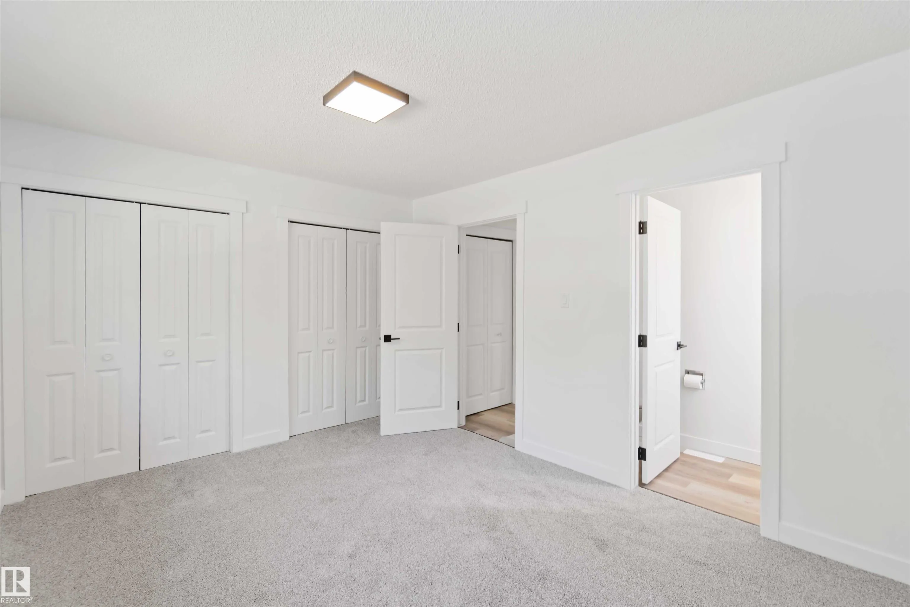 28 LINWOOD Crescent