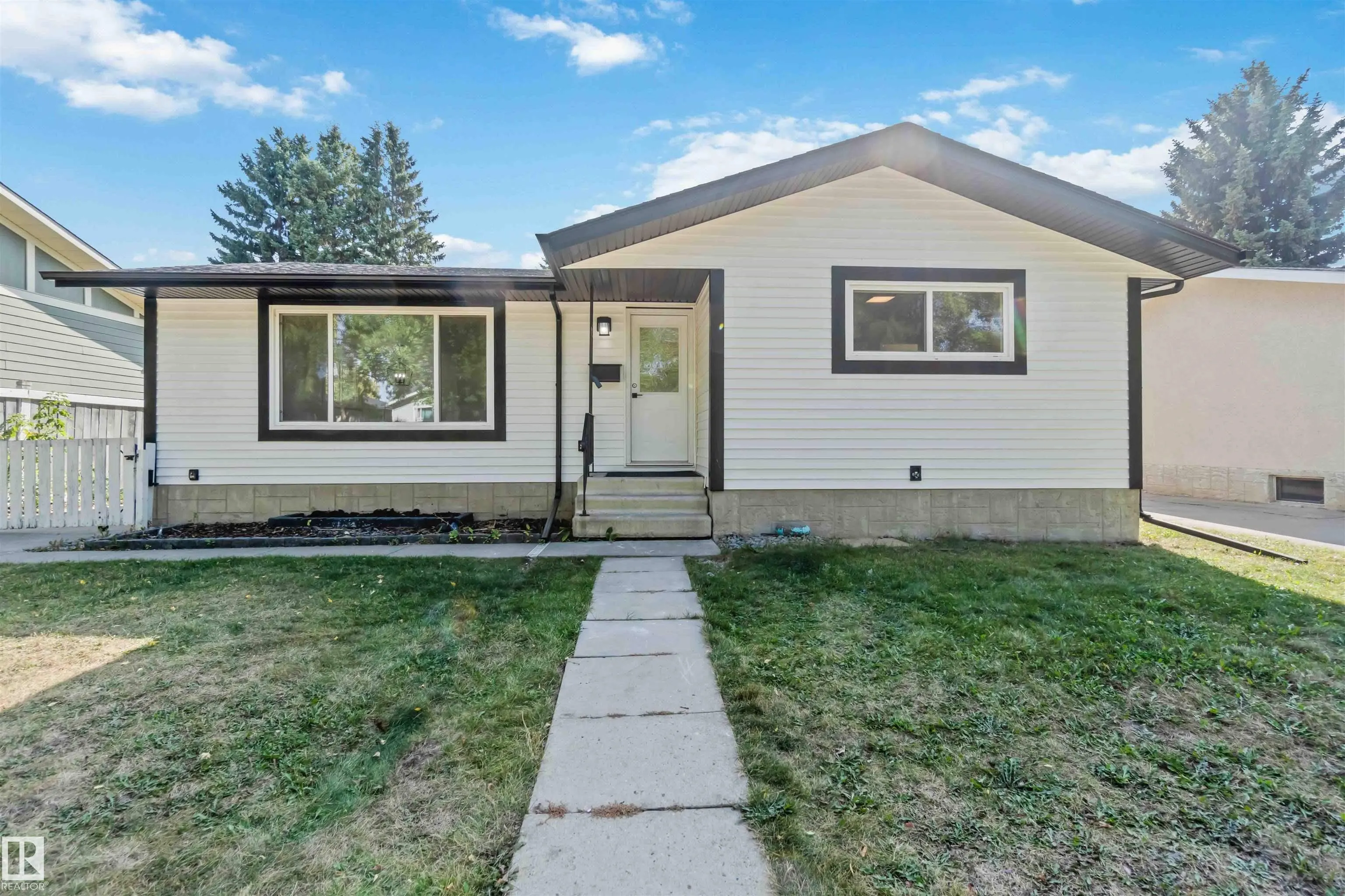 28 LINWOOD Crescent