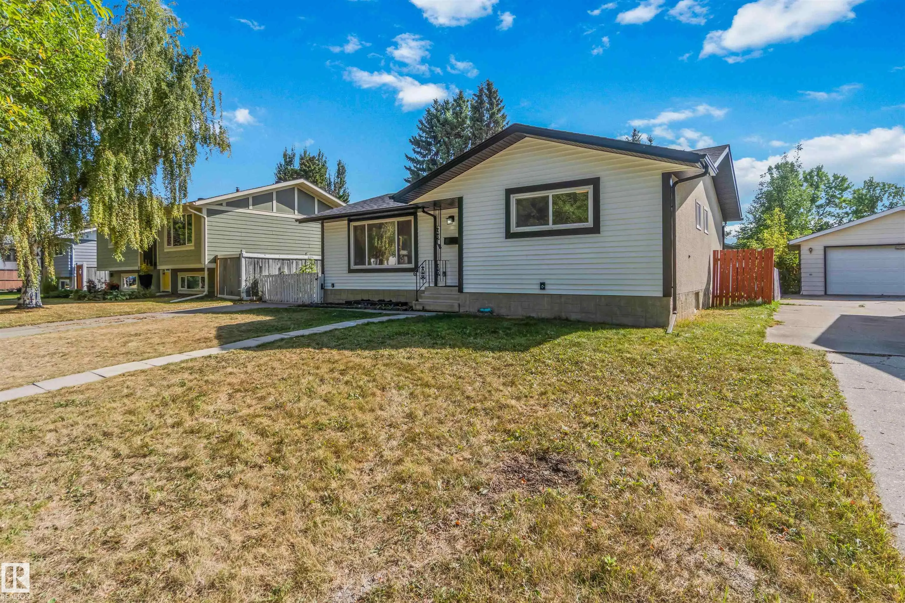 28 LINWOOD Crescent