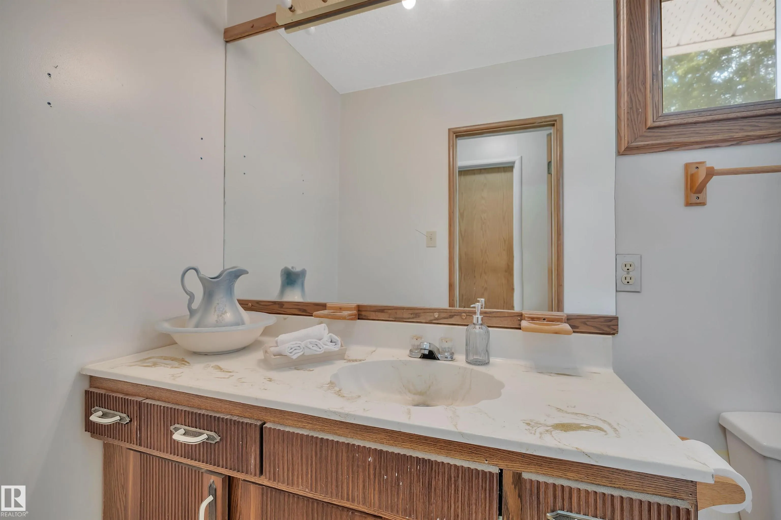 471035 HWY 771