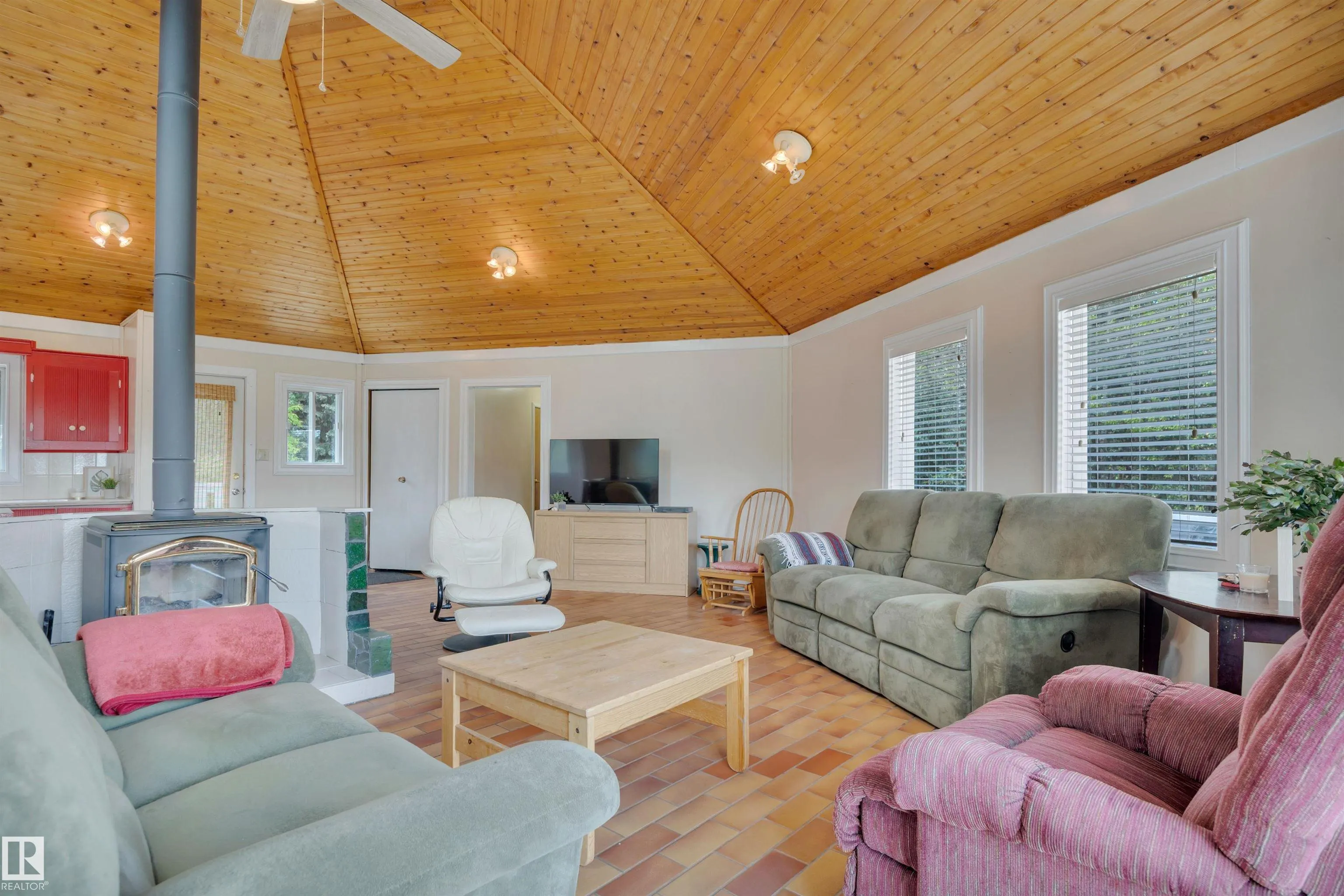 471035 HWY 771