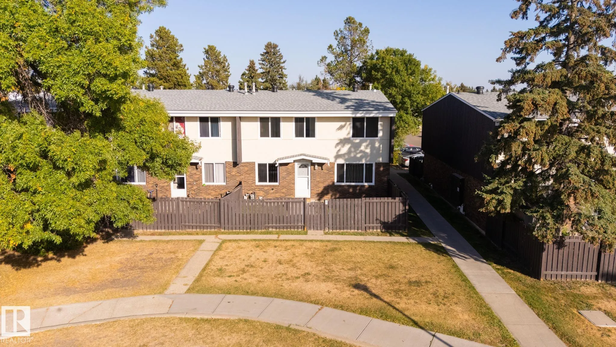 193 ROSELAND Village