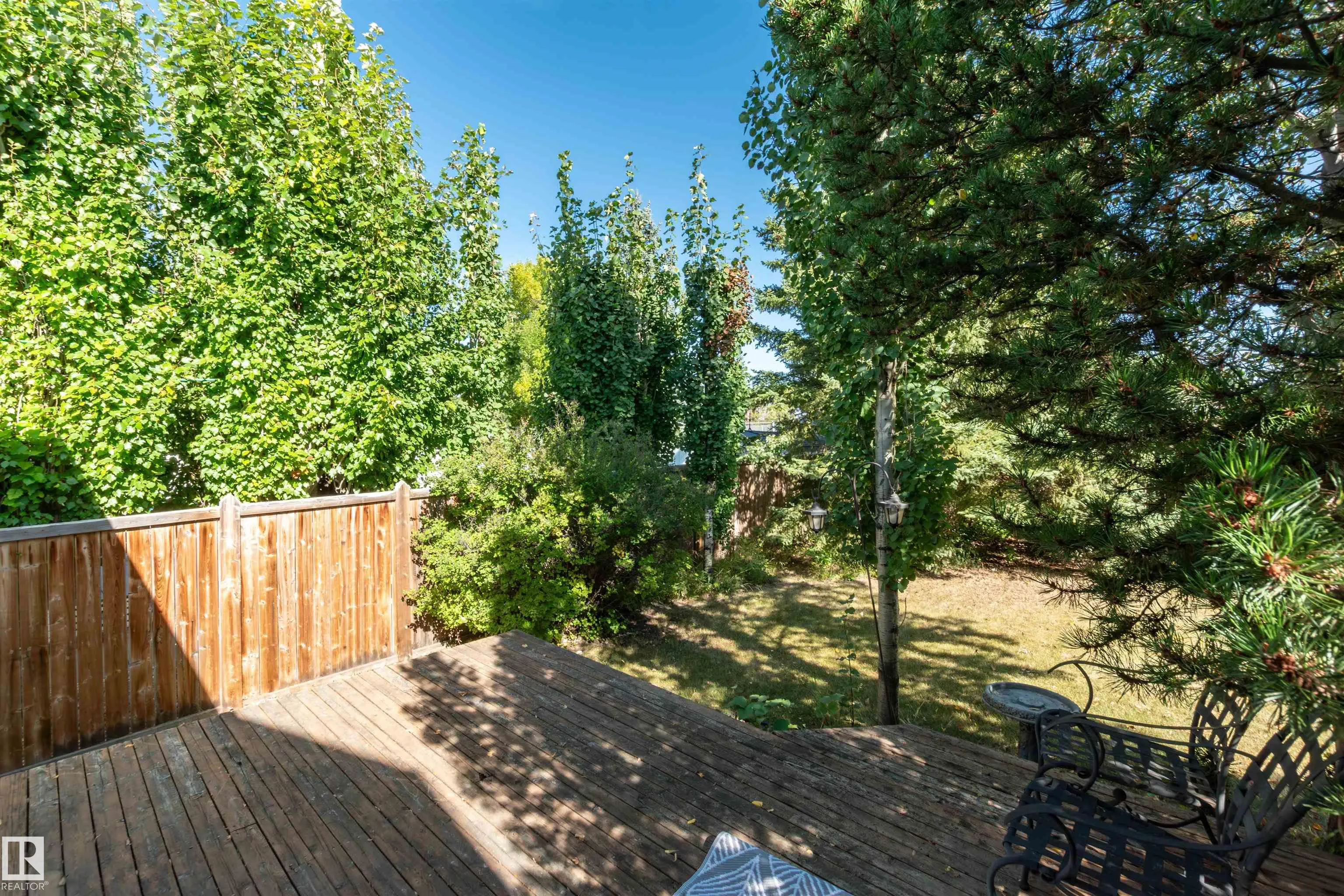 695 MEADOWVIEW Drive