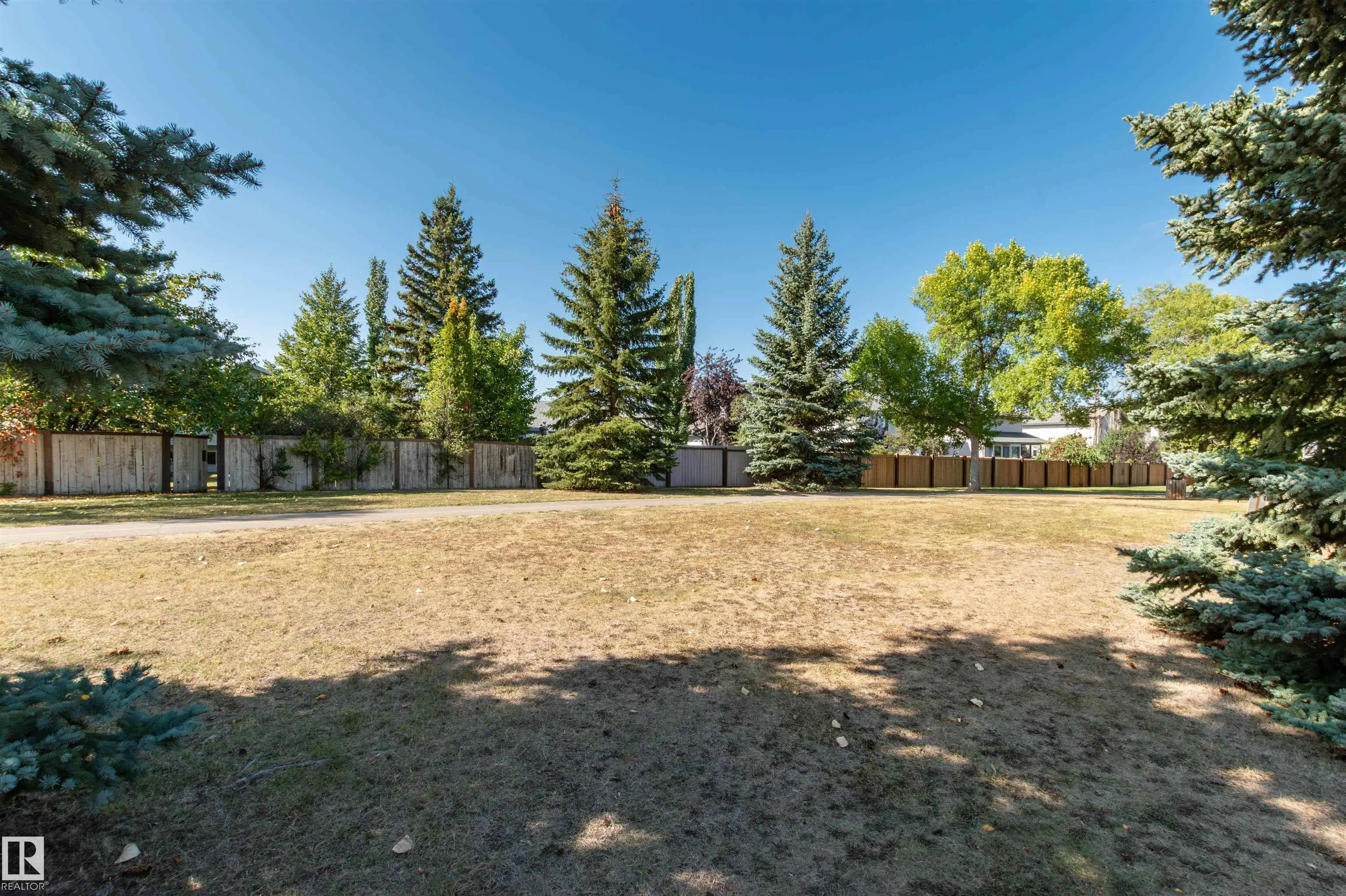 695 MEADOWVIEW Drive
