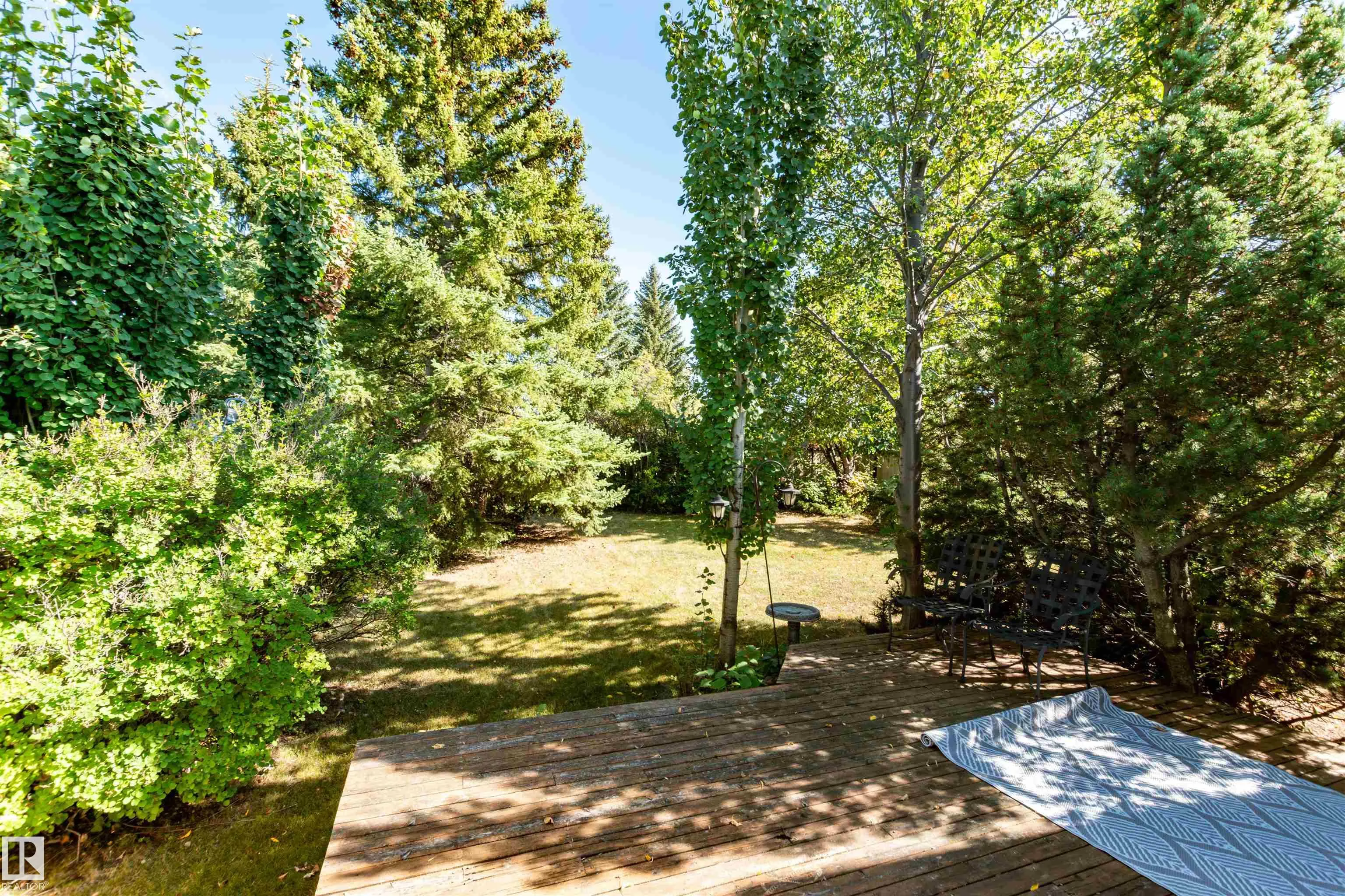 695 MEADOWVIEW Drive