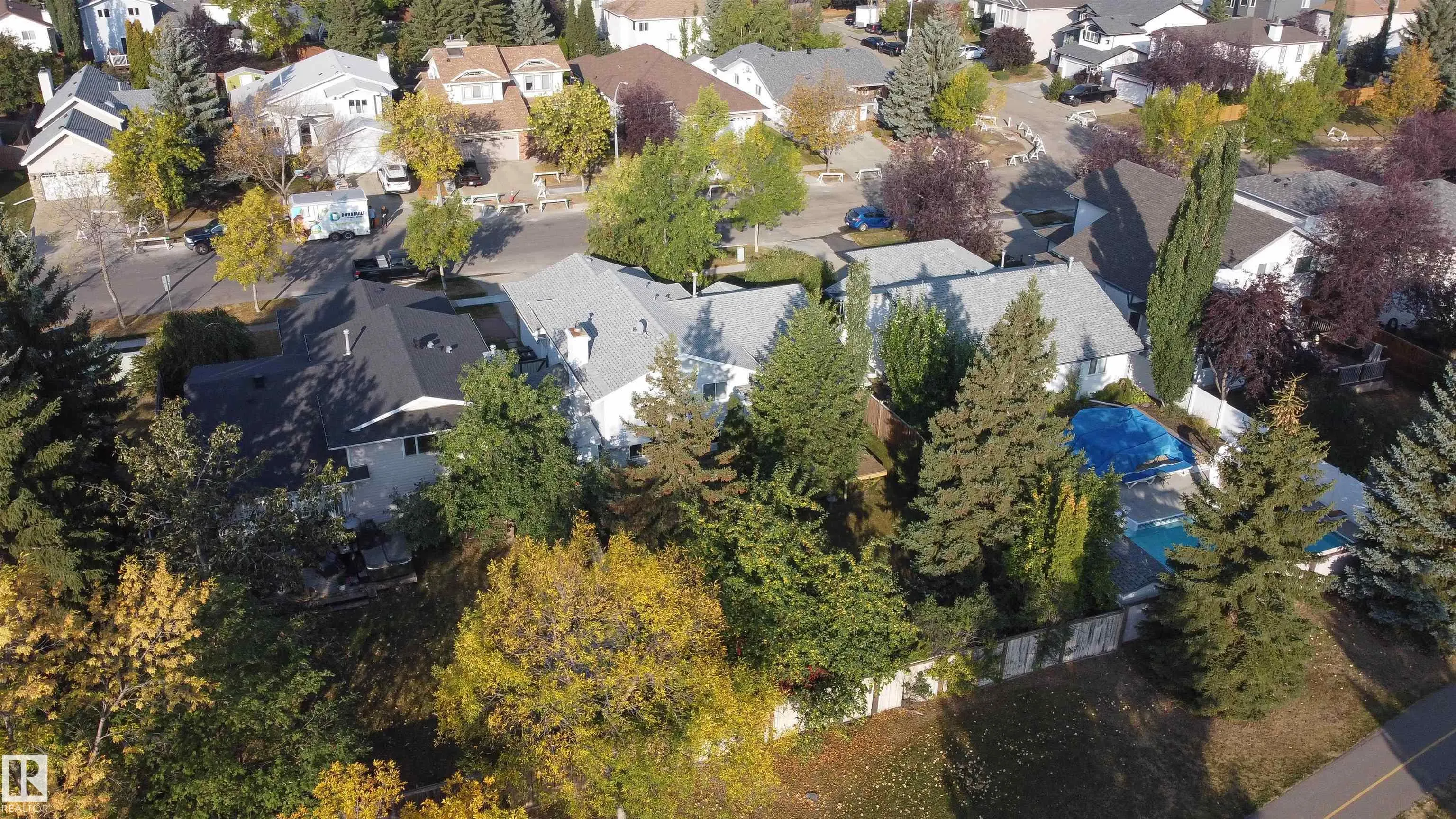 695 MEADOWVIEW Drive