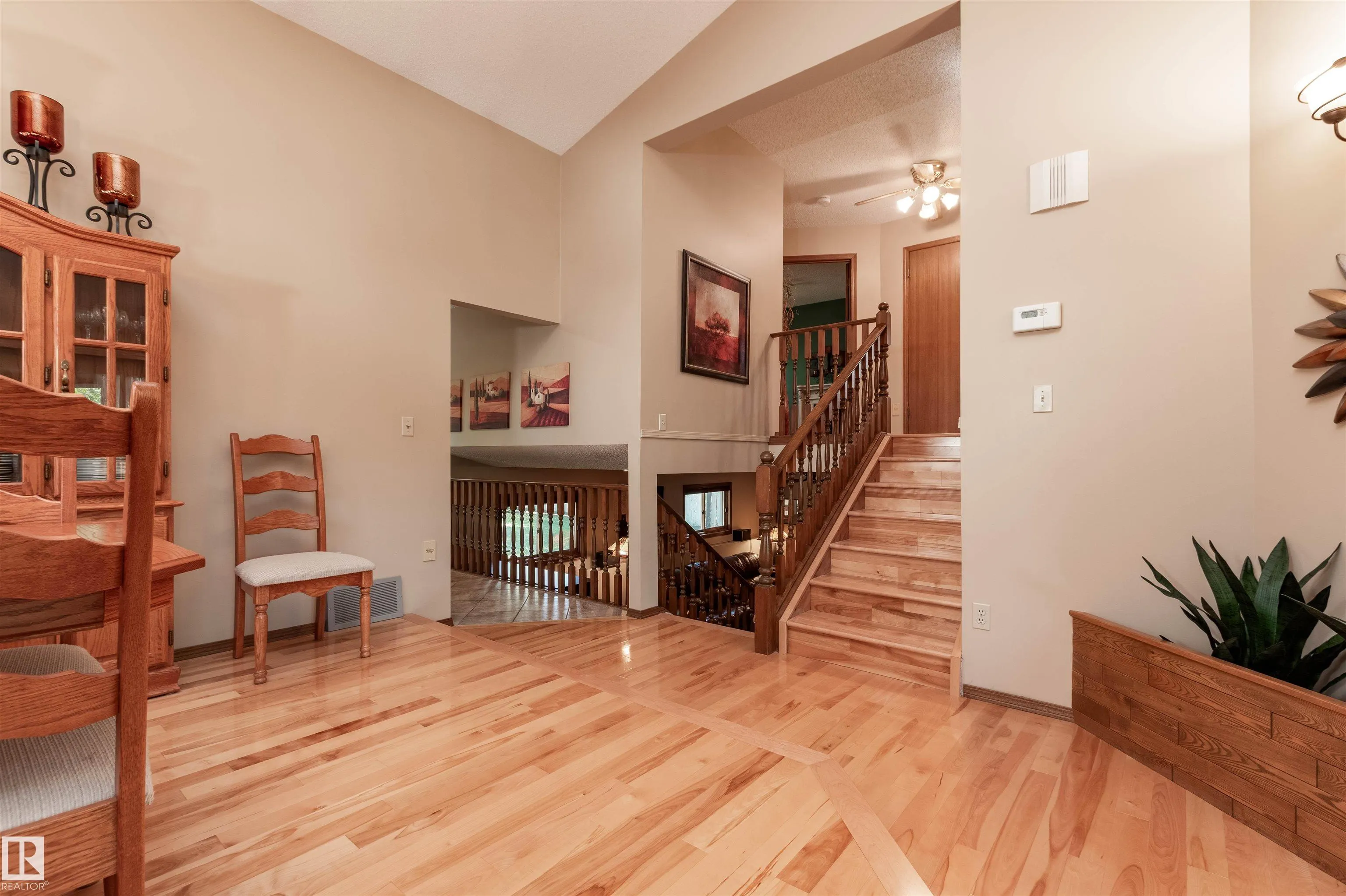 695 MEADOWVIEW Drive