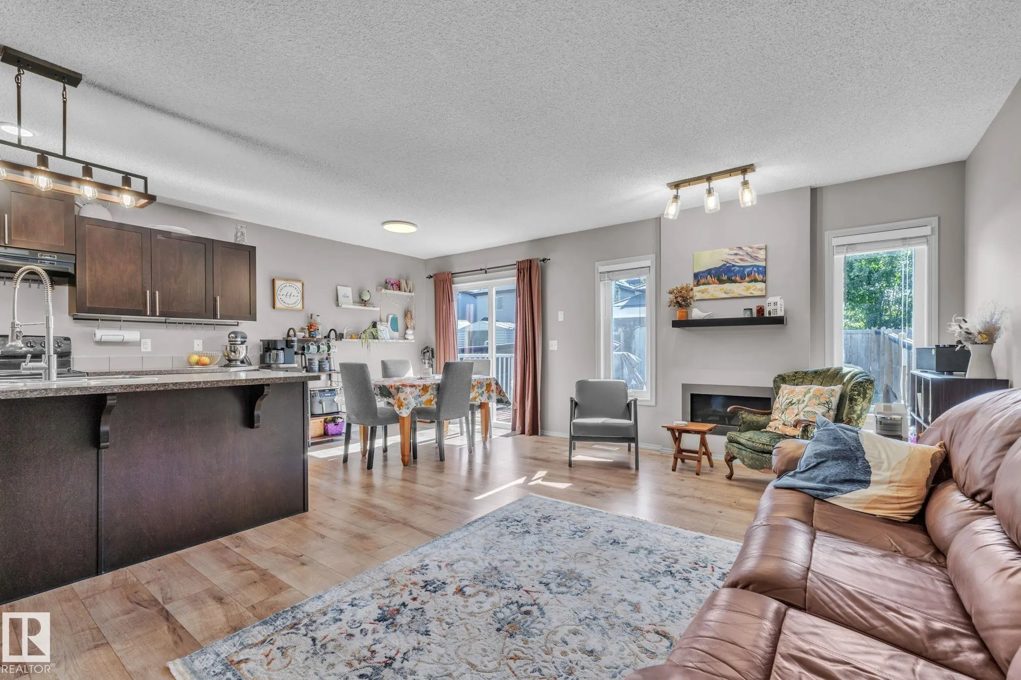 13 SPRINGWOOD Way