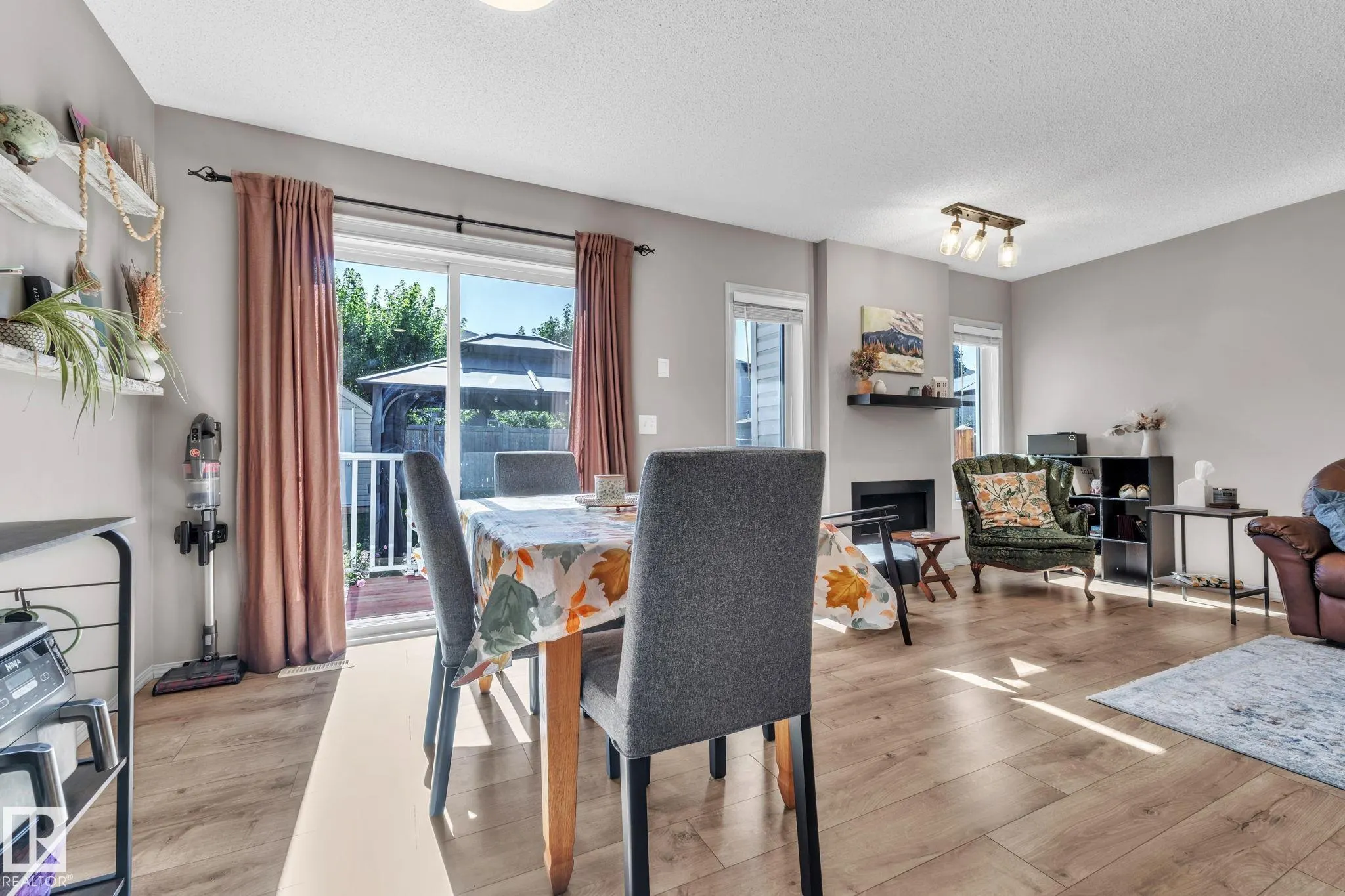 13 SPRINGWOOD Way
