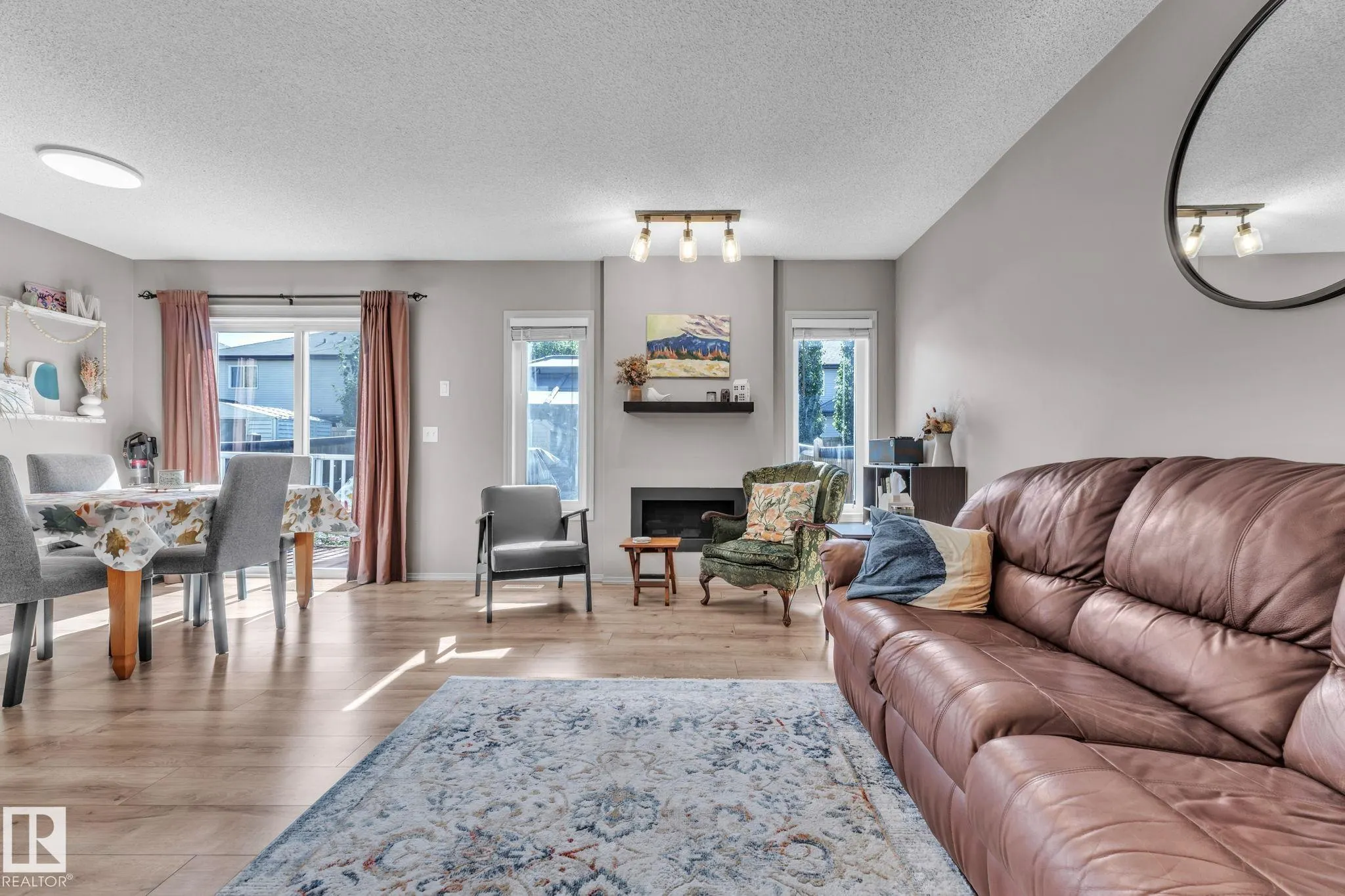 13 SPRINGWOOD Way