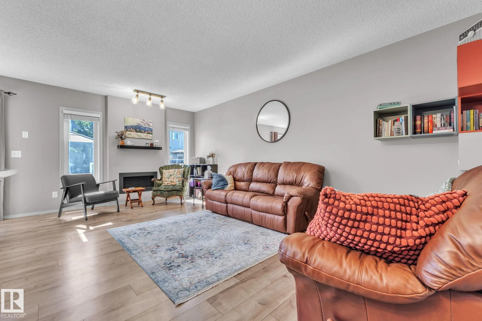 13 SPRINGWOOD Way