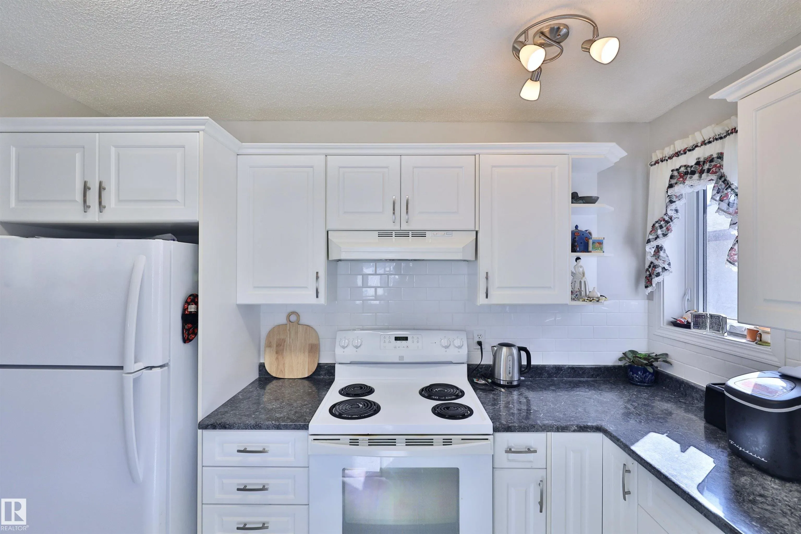 66 Westview Crescent