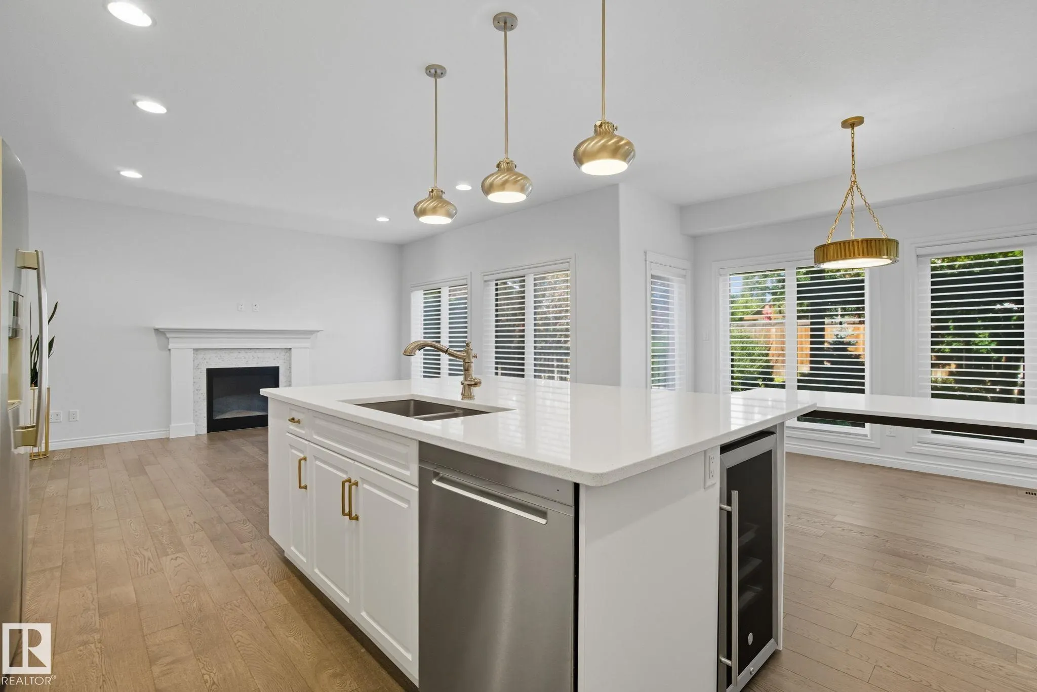 2824 KIRKLAND Bay