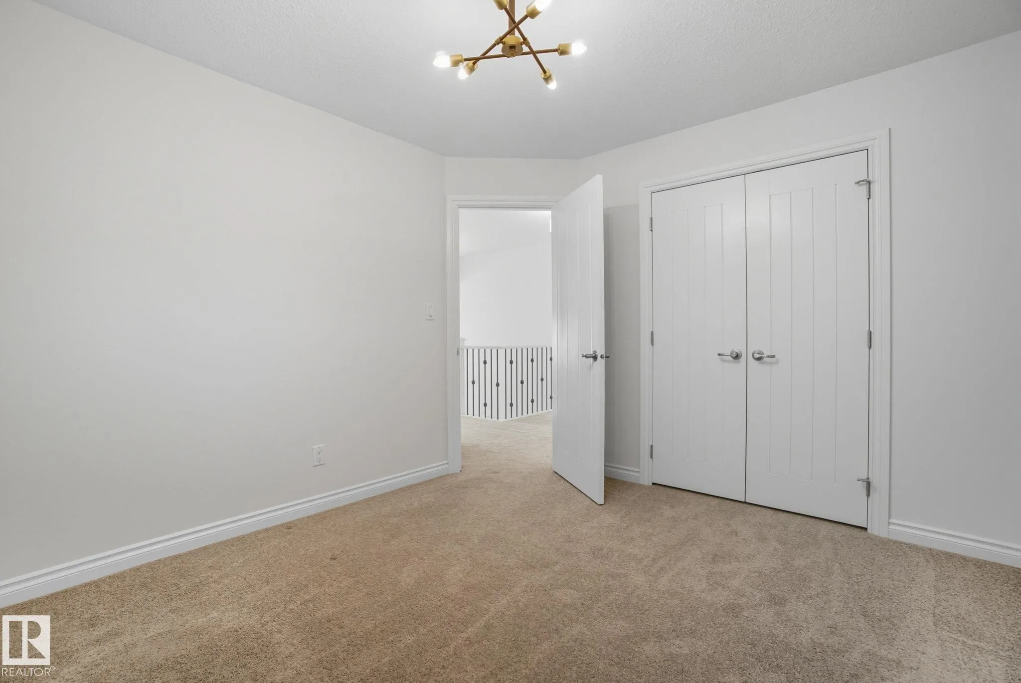 2824 KIRKLAND Bay
