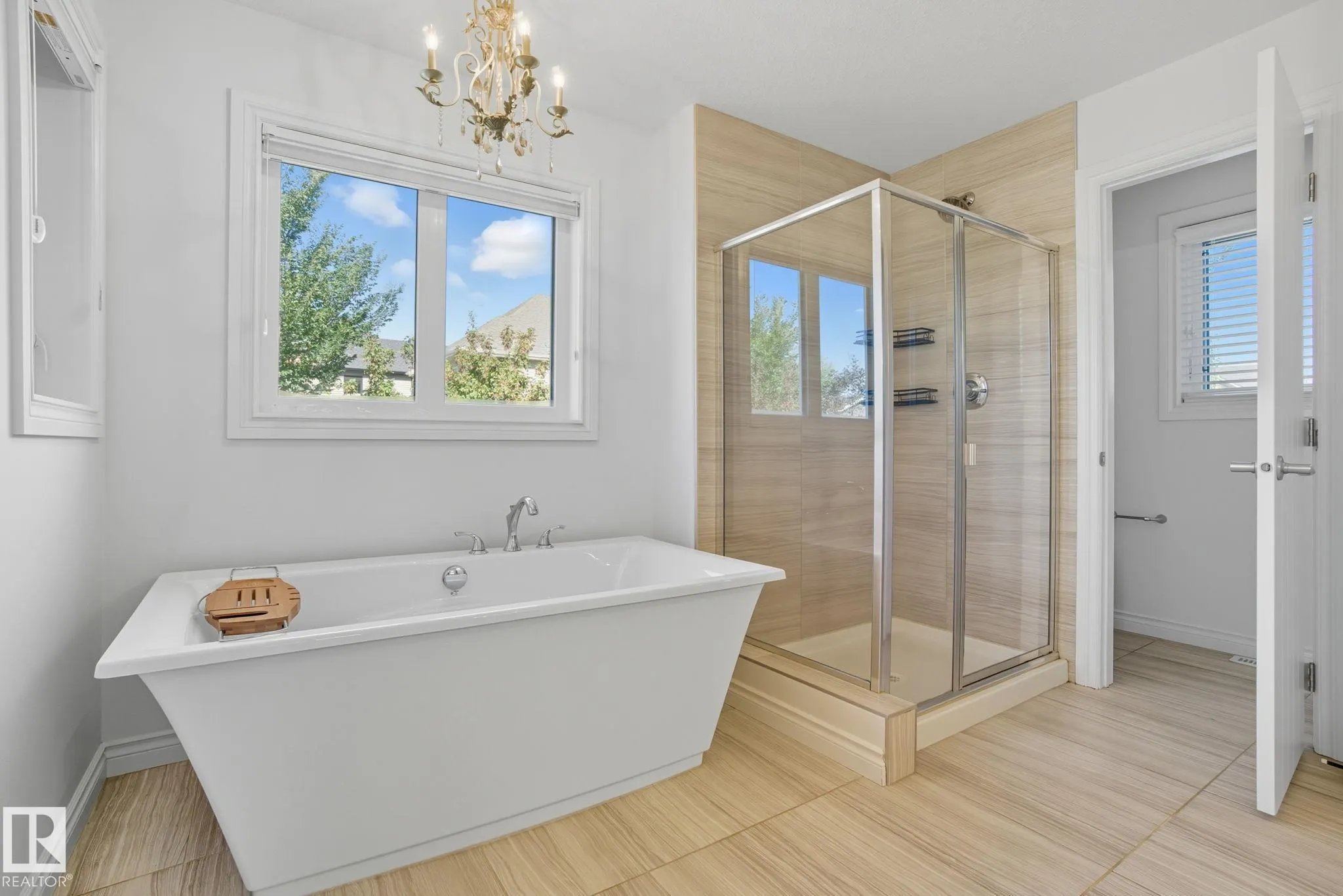 2824 KIRKLAND Bay