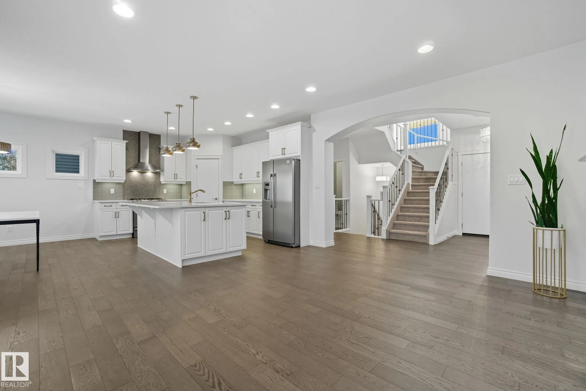2824 KIRKLAND Bay