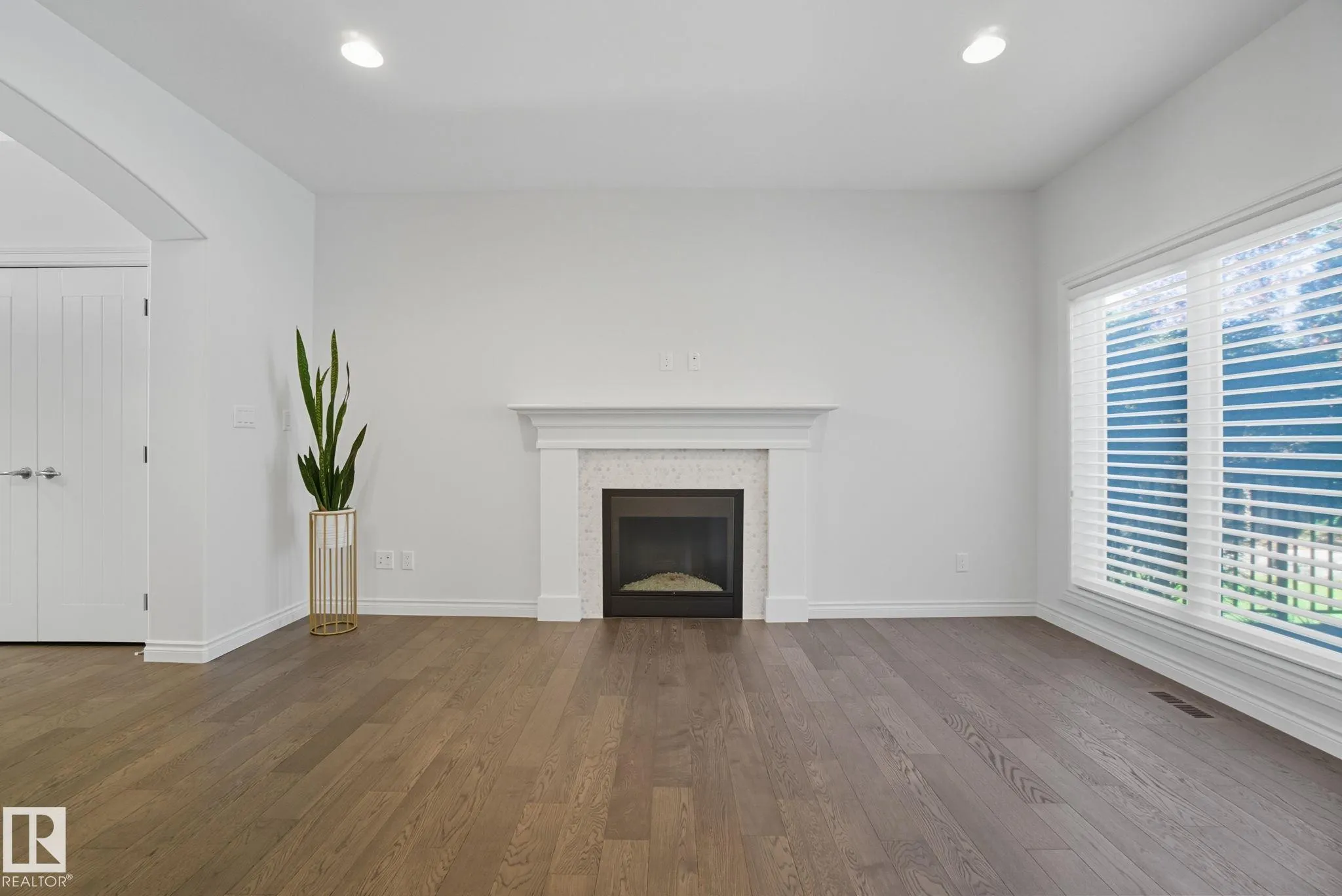 2824 KIRKLAND Bay