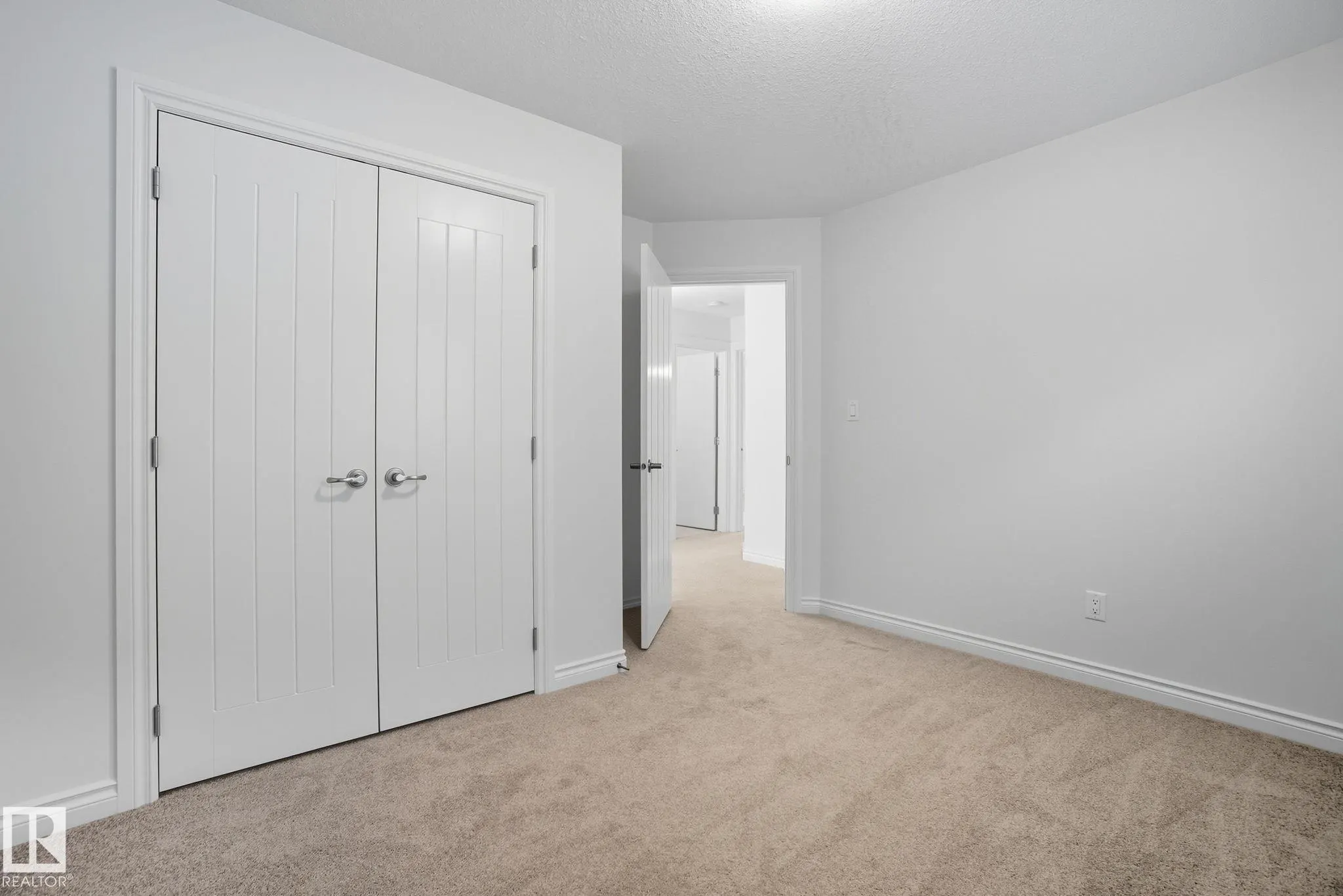 2824 KIRKLAND Bay