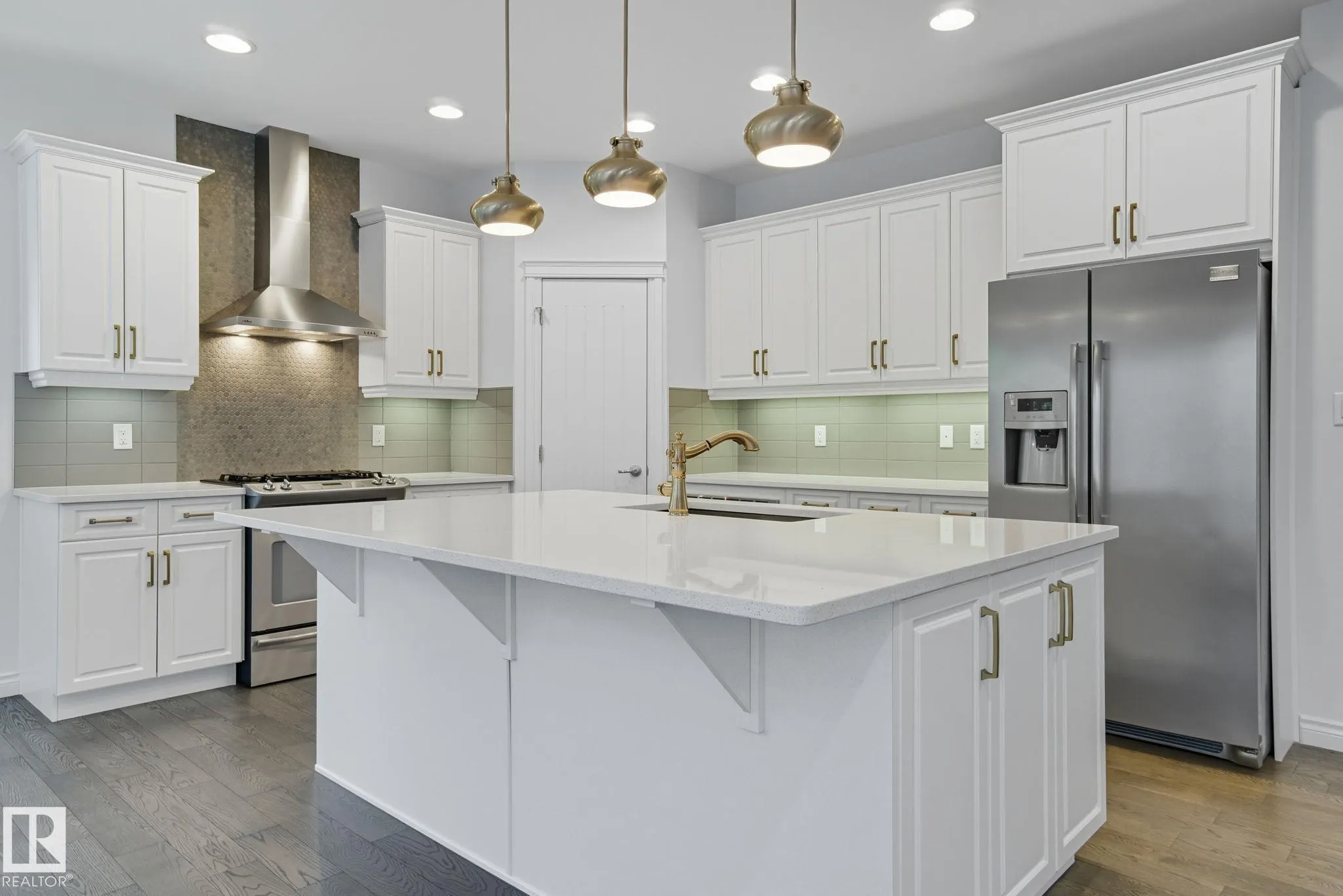 2824 KIRKLAND Bay