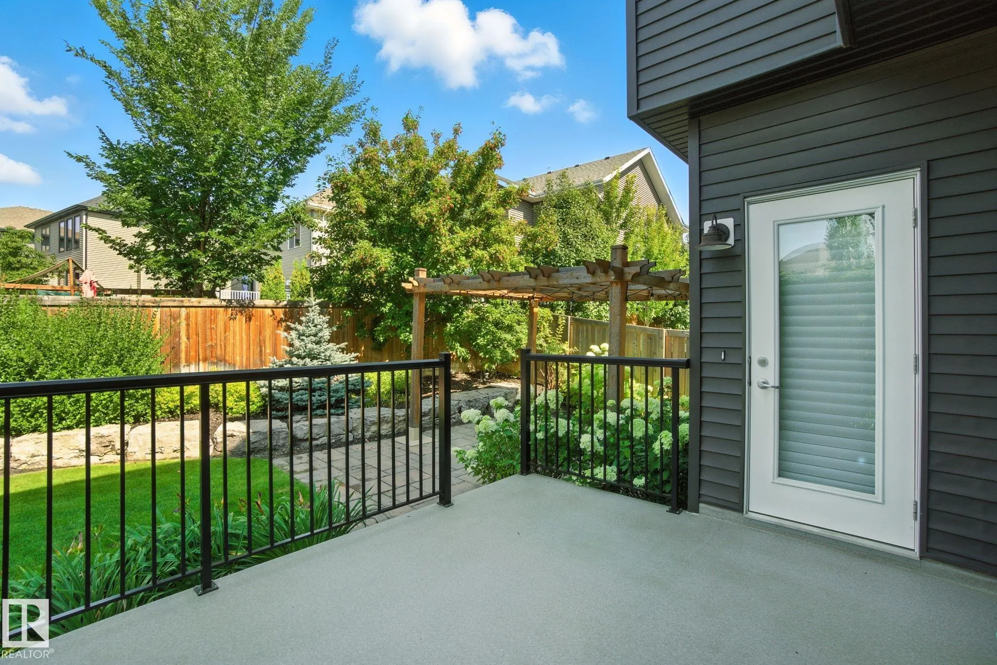 2824 KIRKLAND Bay