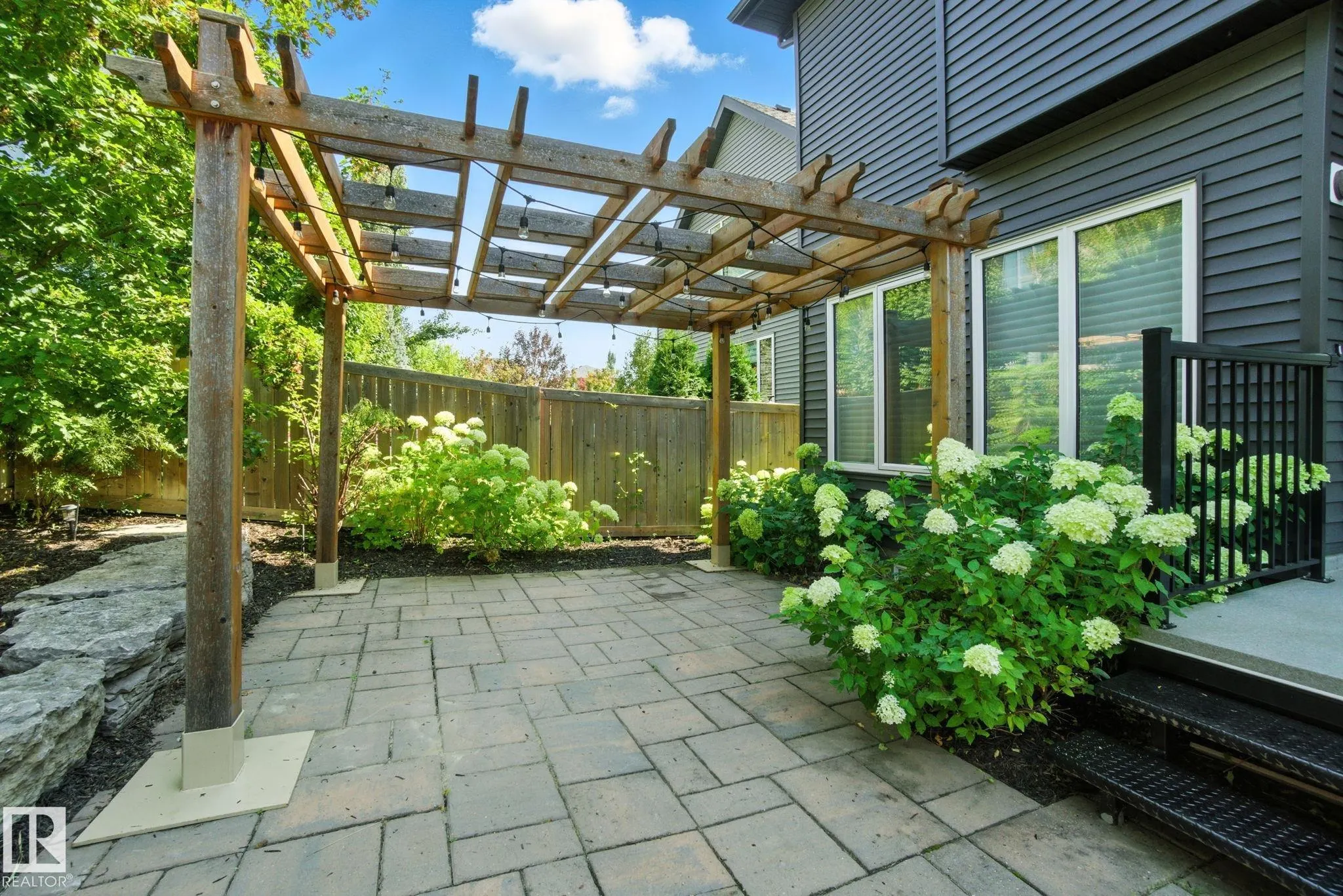 2824 KIRKLAND Bay