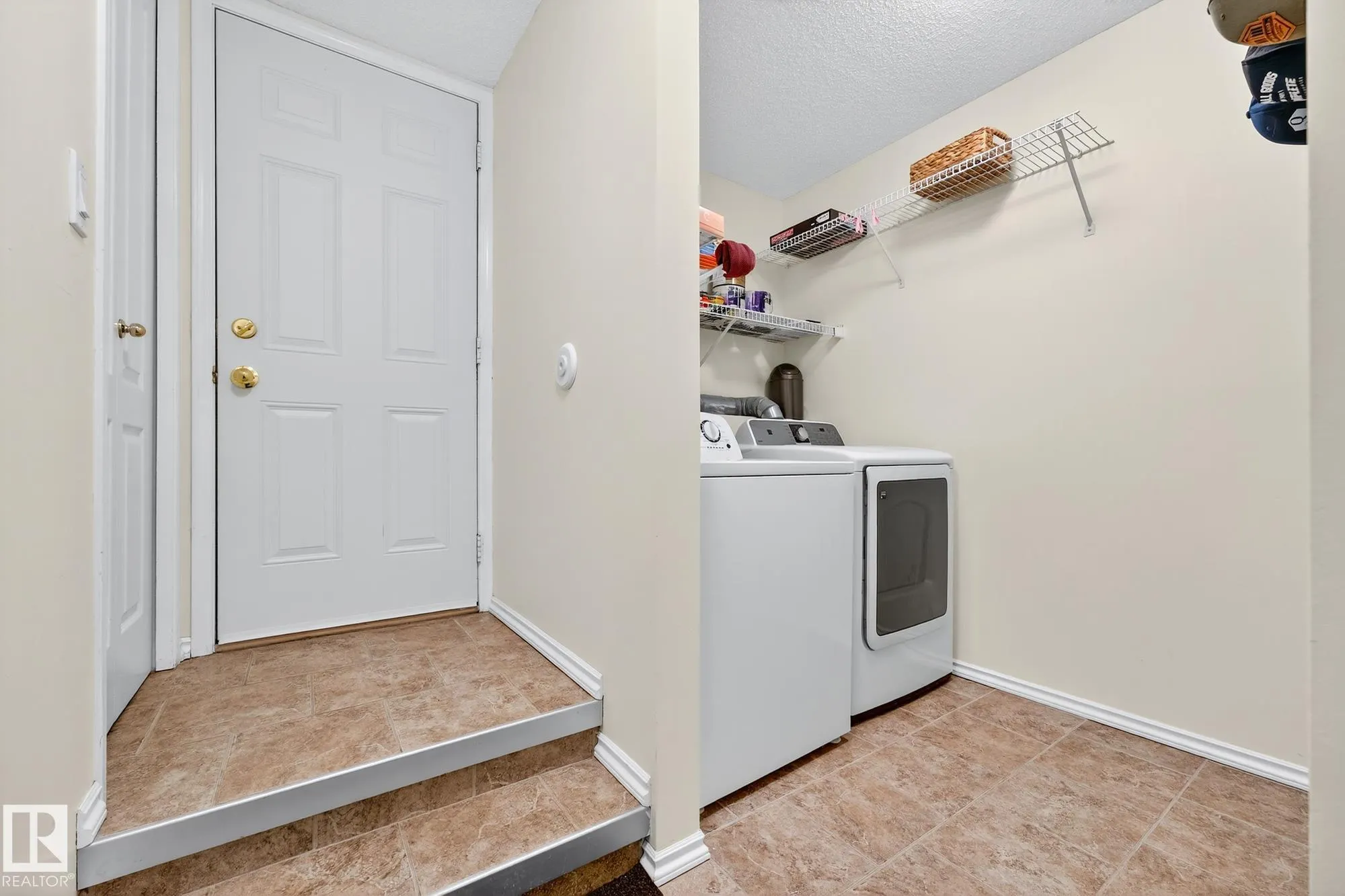 447 DAVENPORT Place