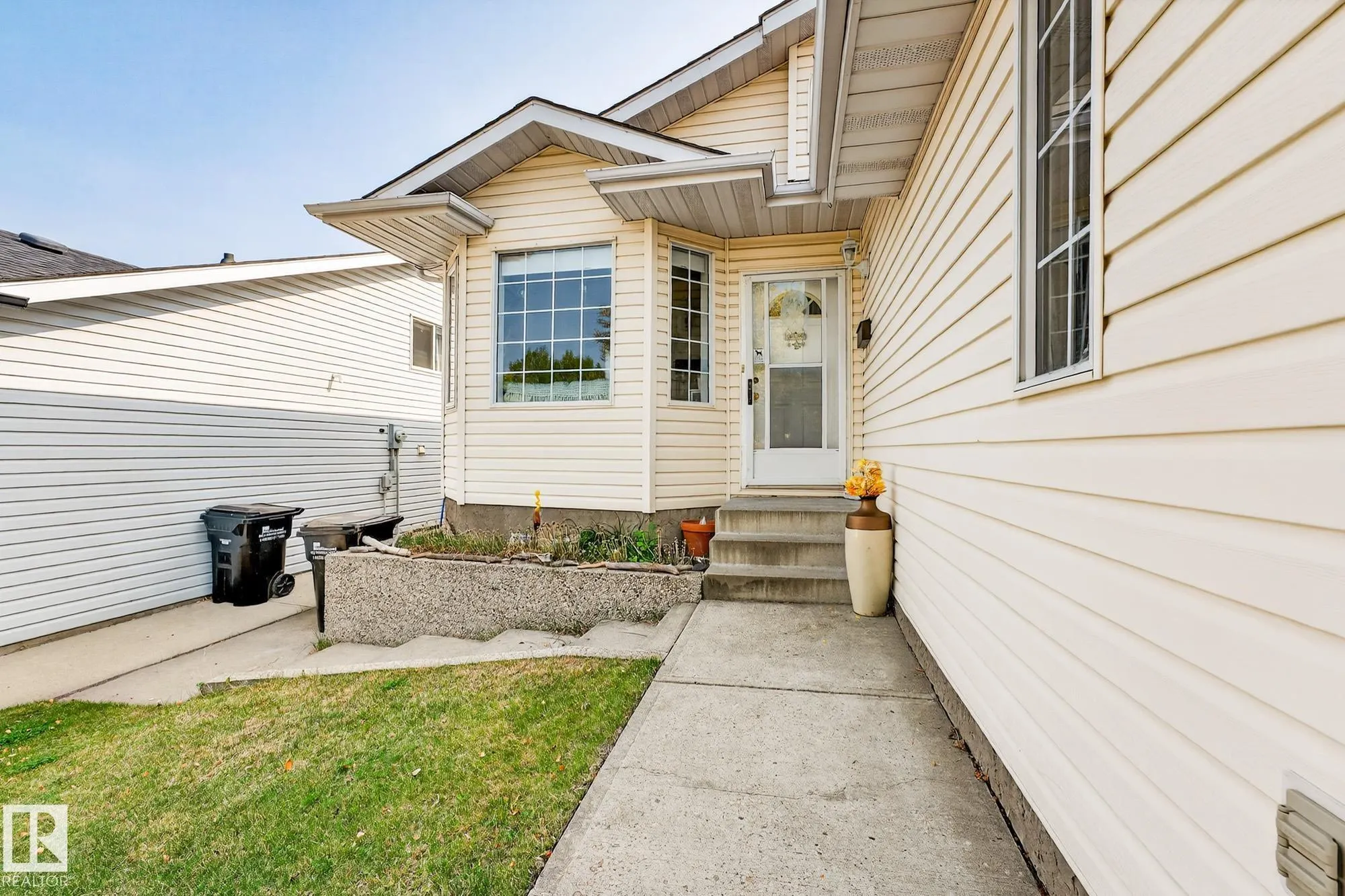 447 DAVENPORT Place