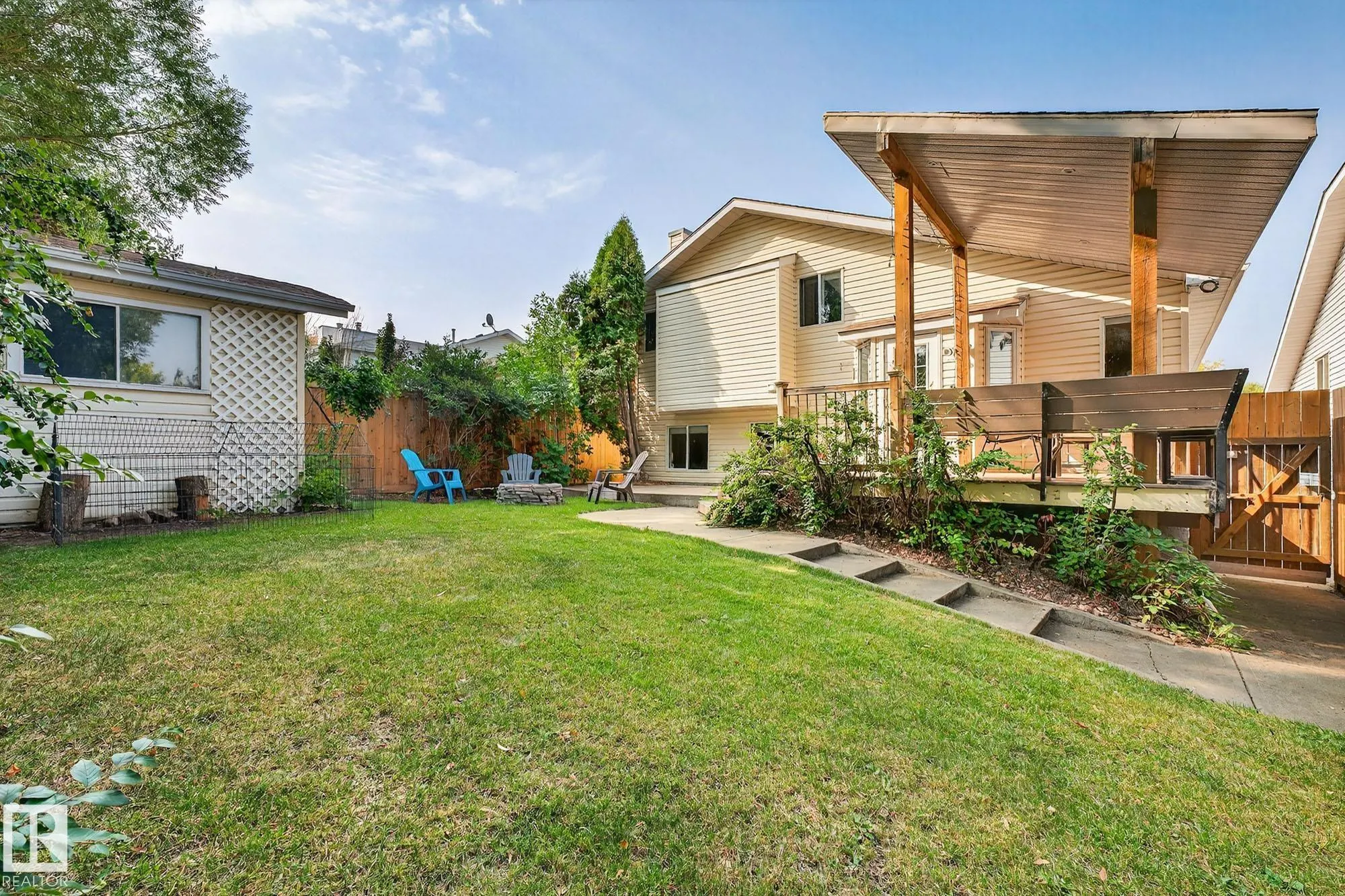 447 DAVENPORT Place