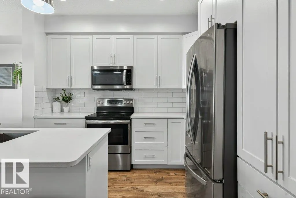 424 GENESIS Court