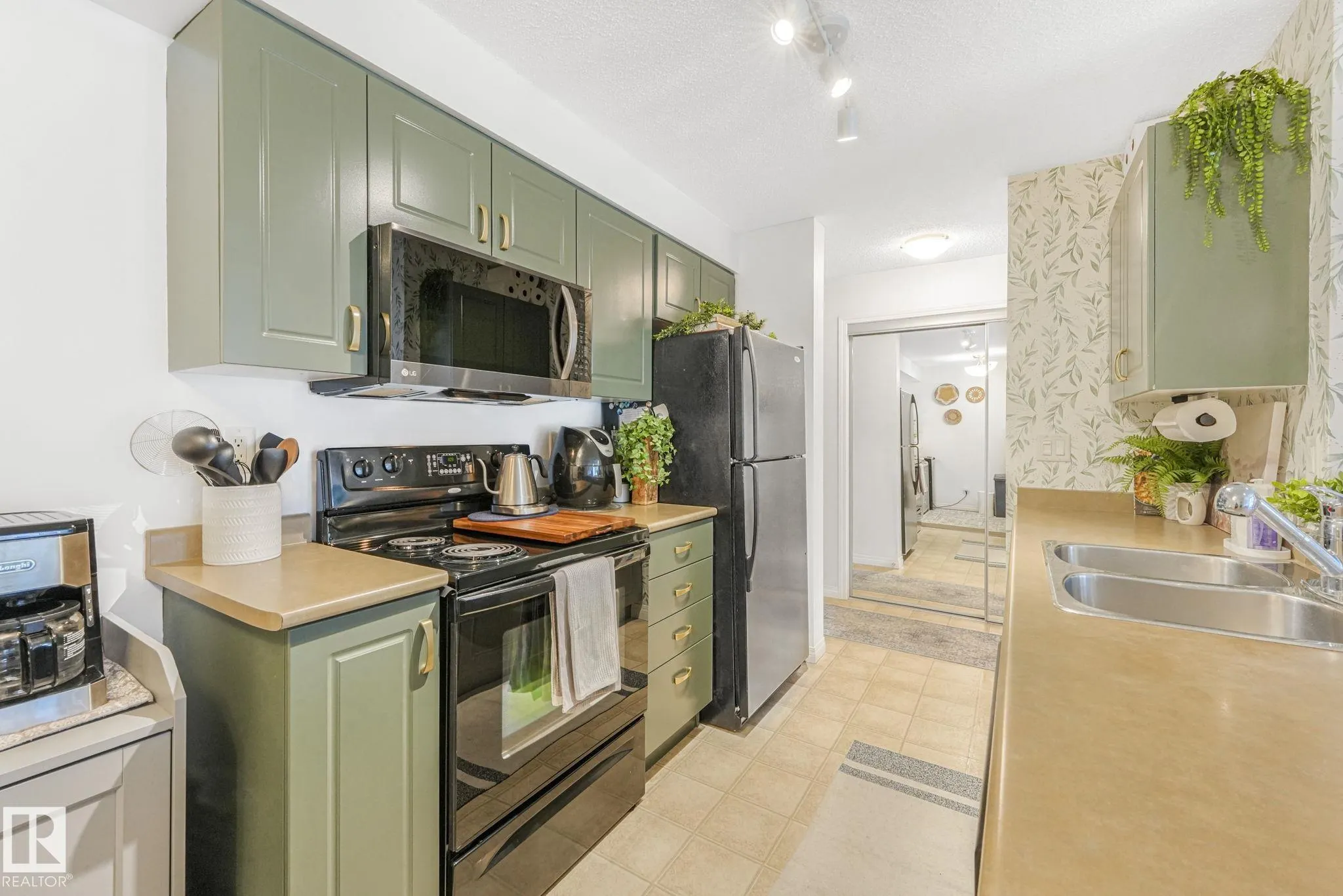 13908 136 Street