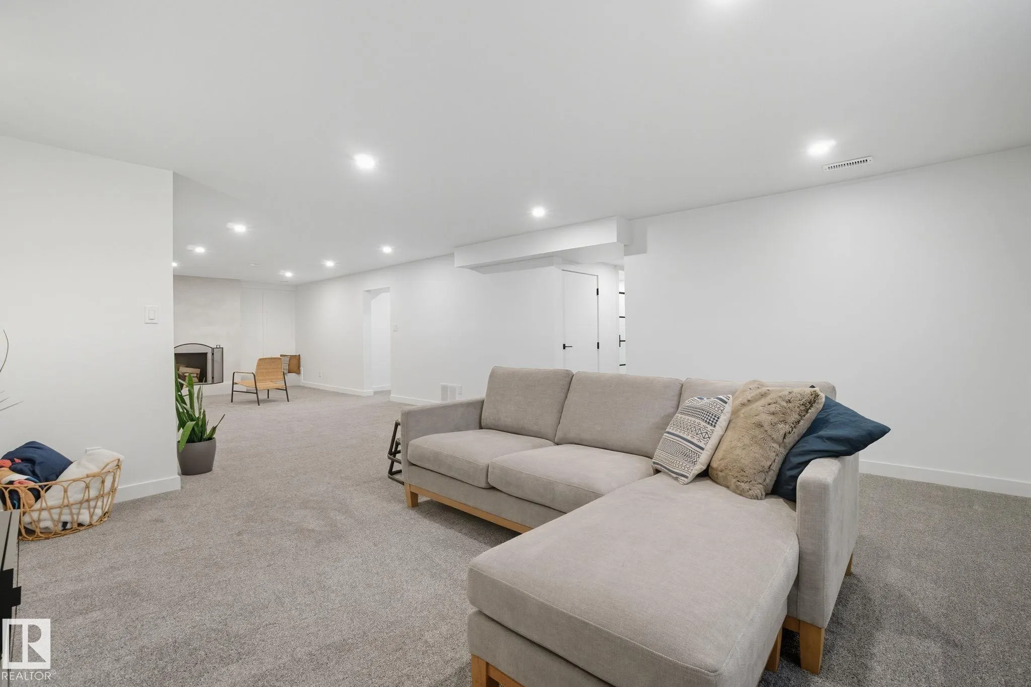 16109 88A Avenue