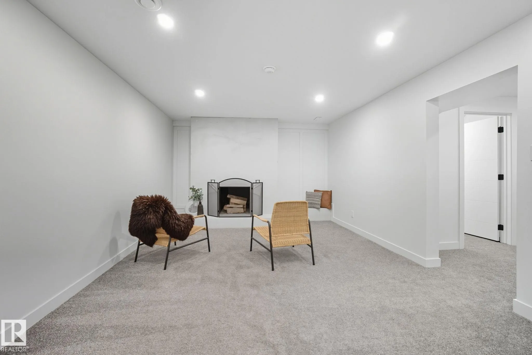 16109 88A Avenue