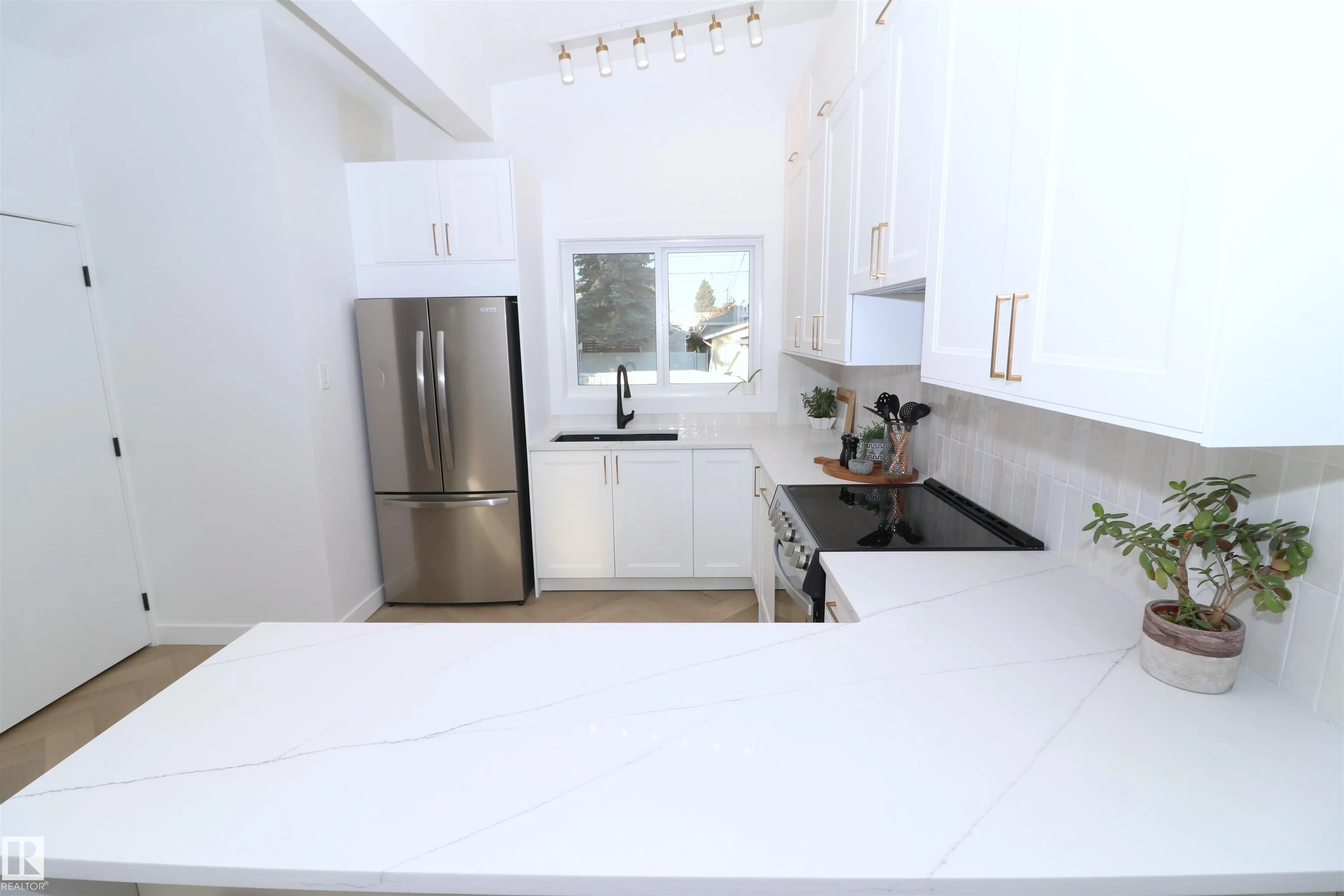 16109 88A Avenue