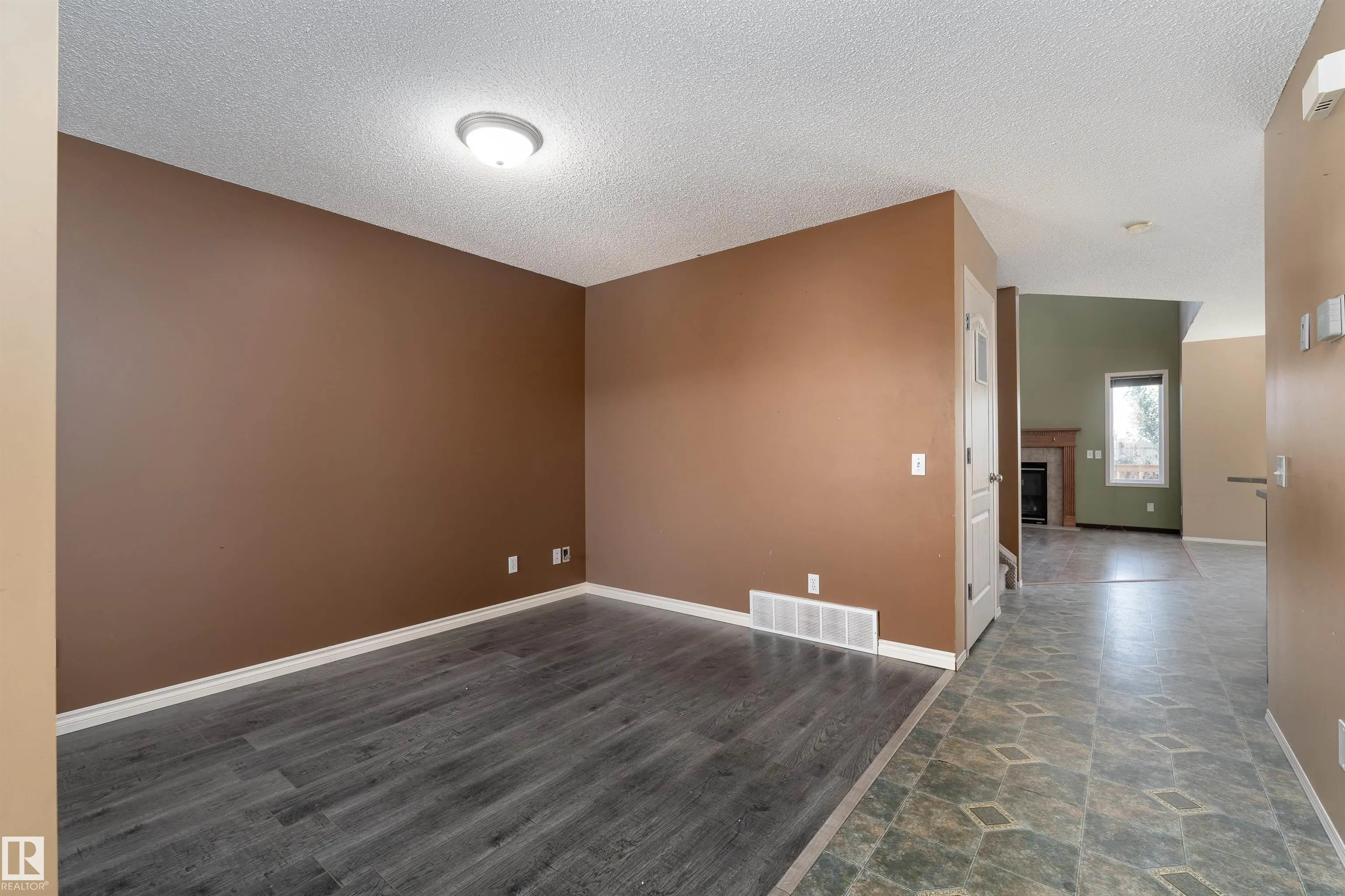 64 LEYLAND Way