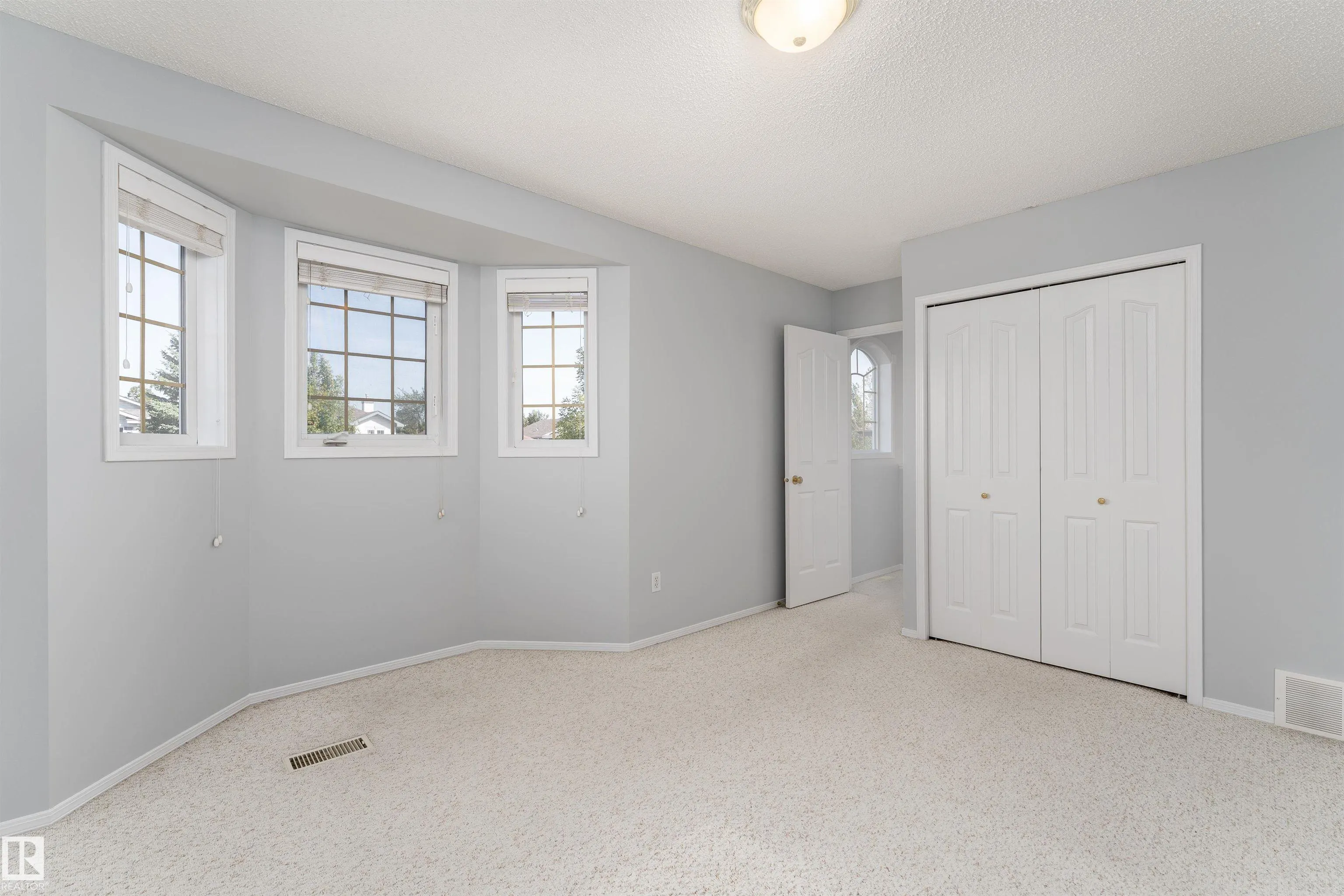 1027 GRAHAM Court