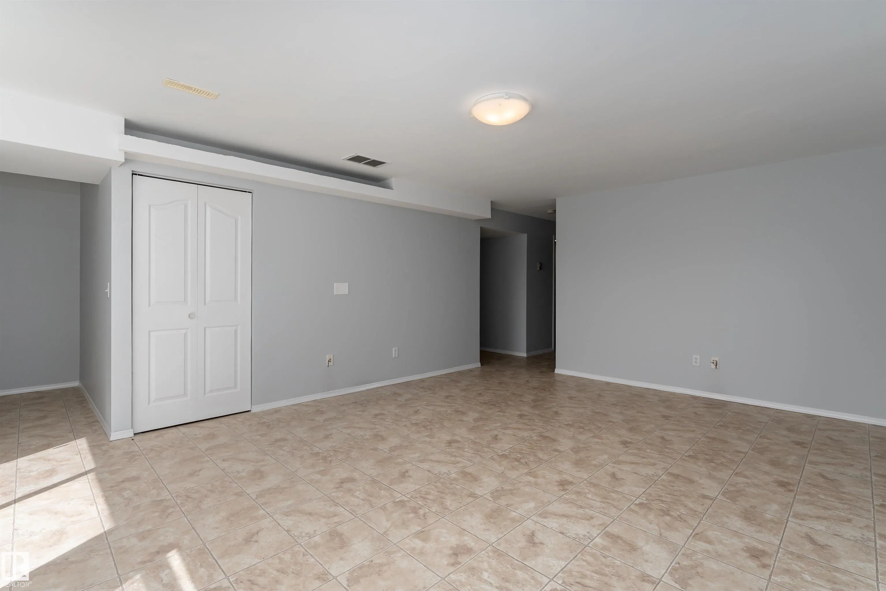 1027 GRAHAM Court