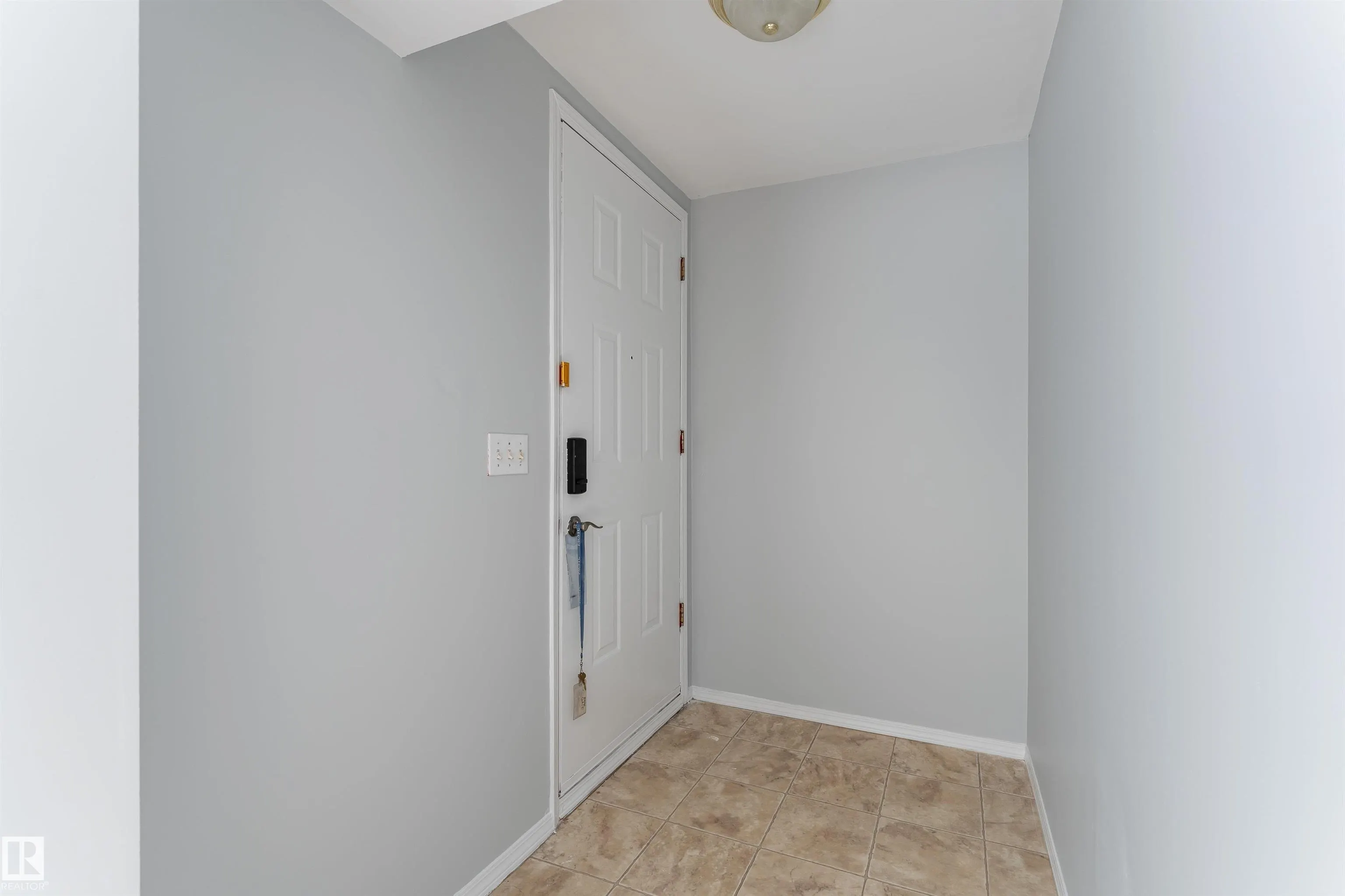 1027 GRAHAM Court