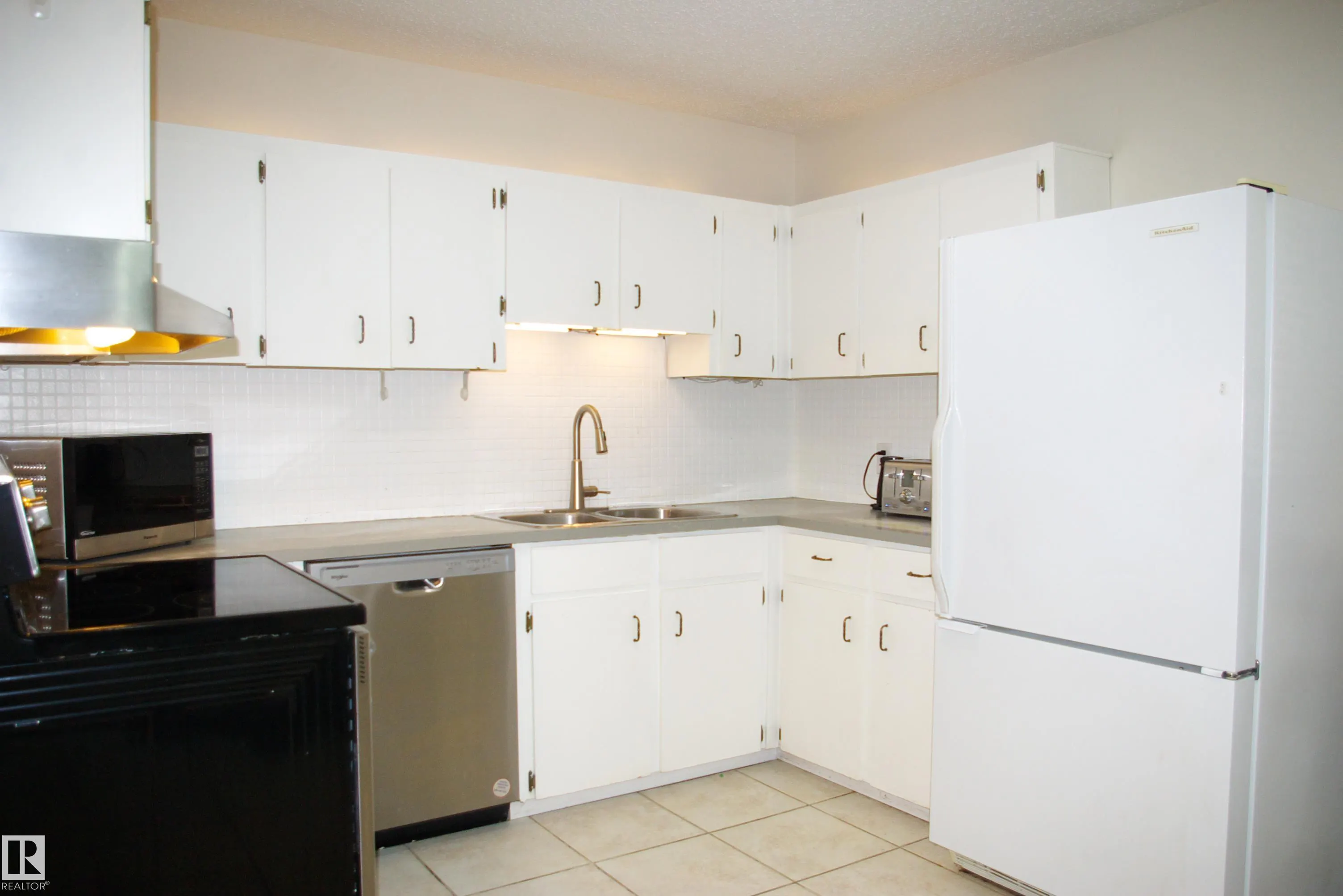 30 GREENFIELD Estates