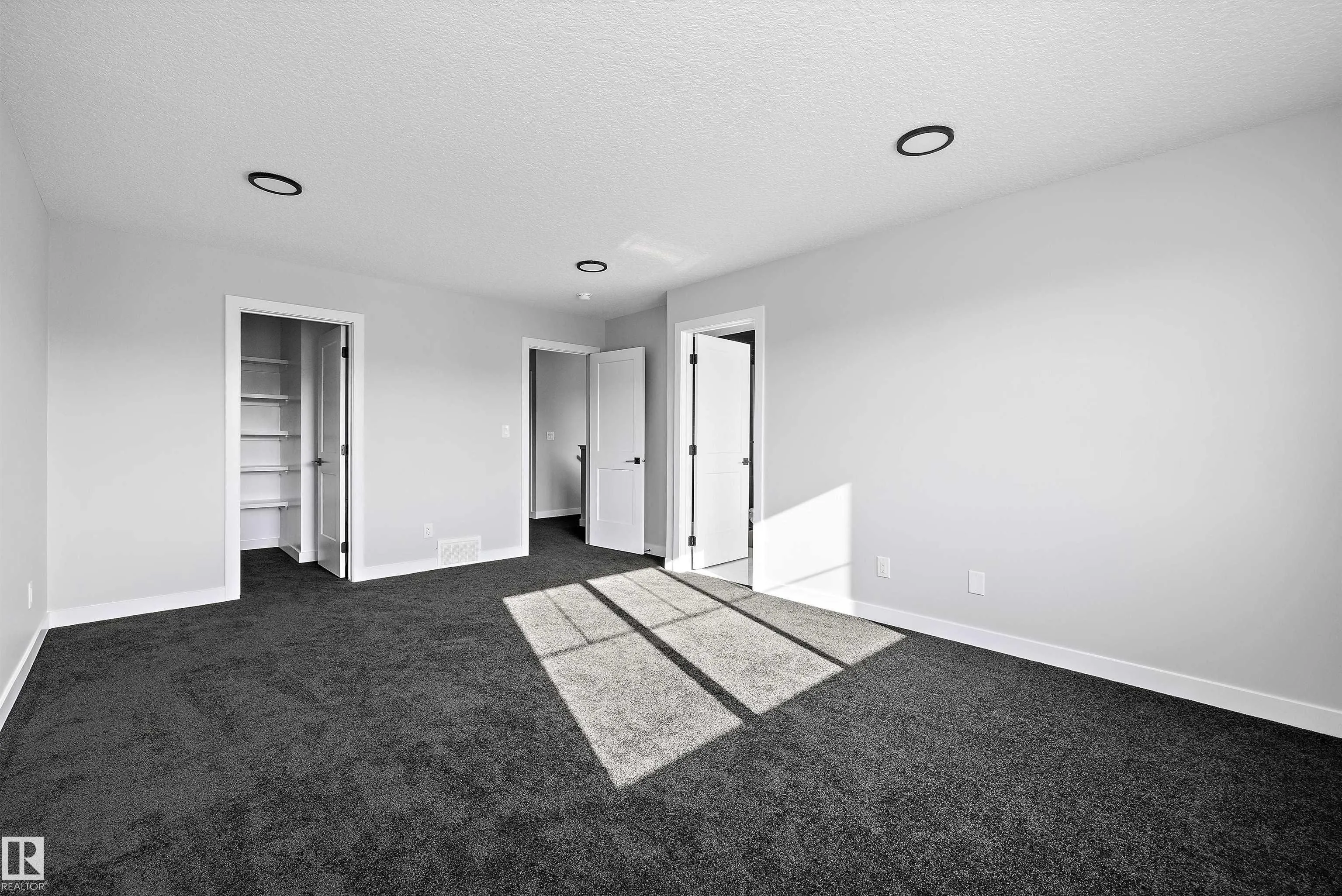 36 MAPLE Crescent